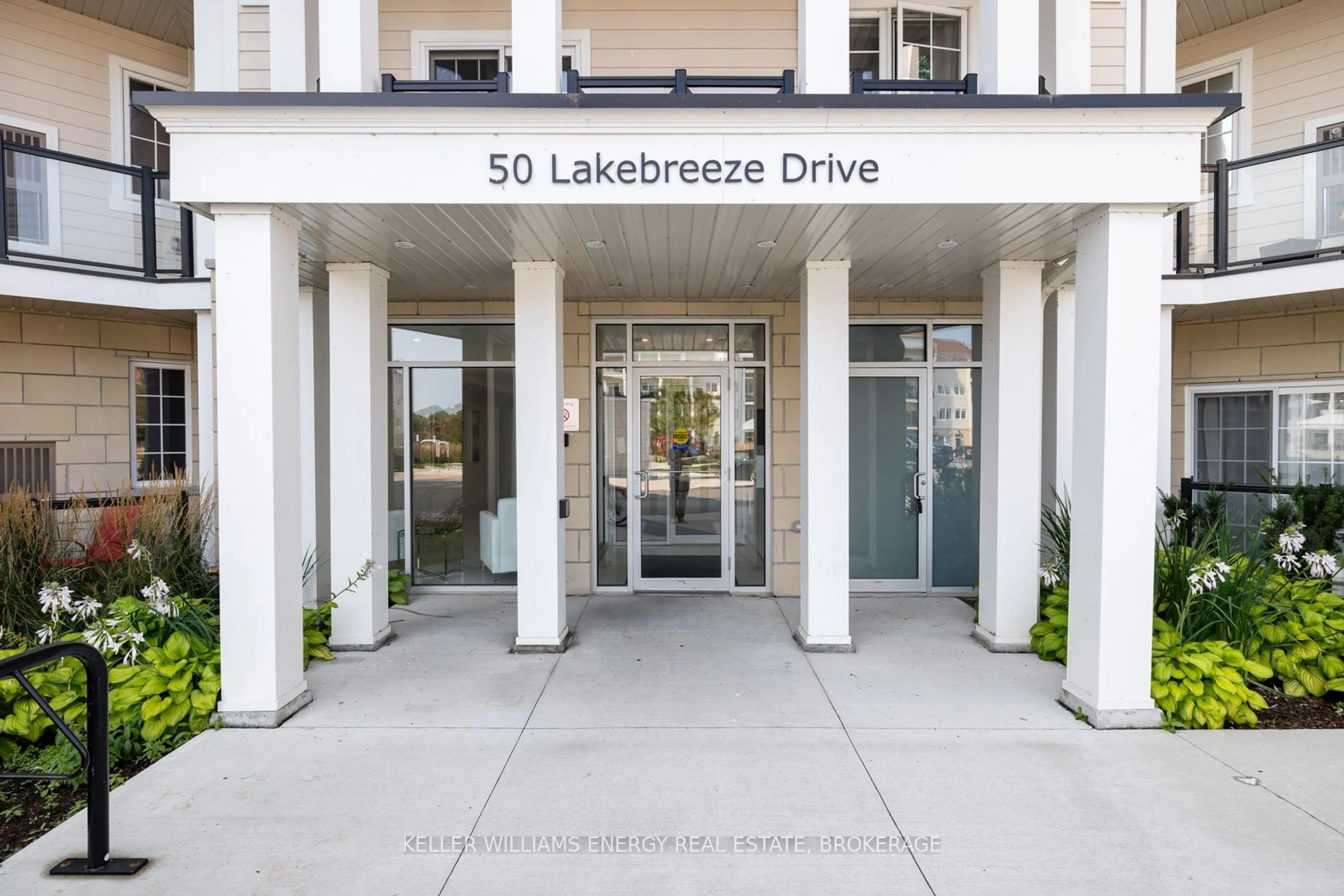 Indoor lobby for 50 Lakebreeze Dr #314, Clarington Ontario L1B 0V9