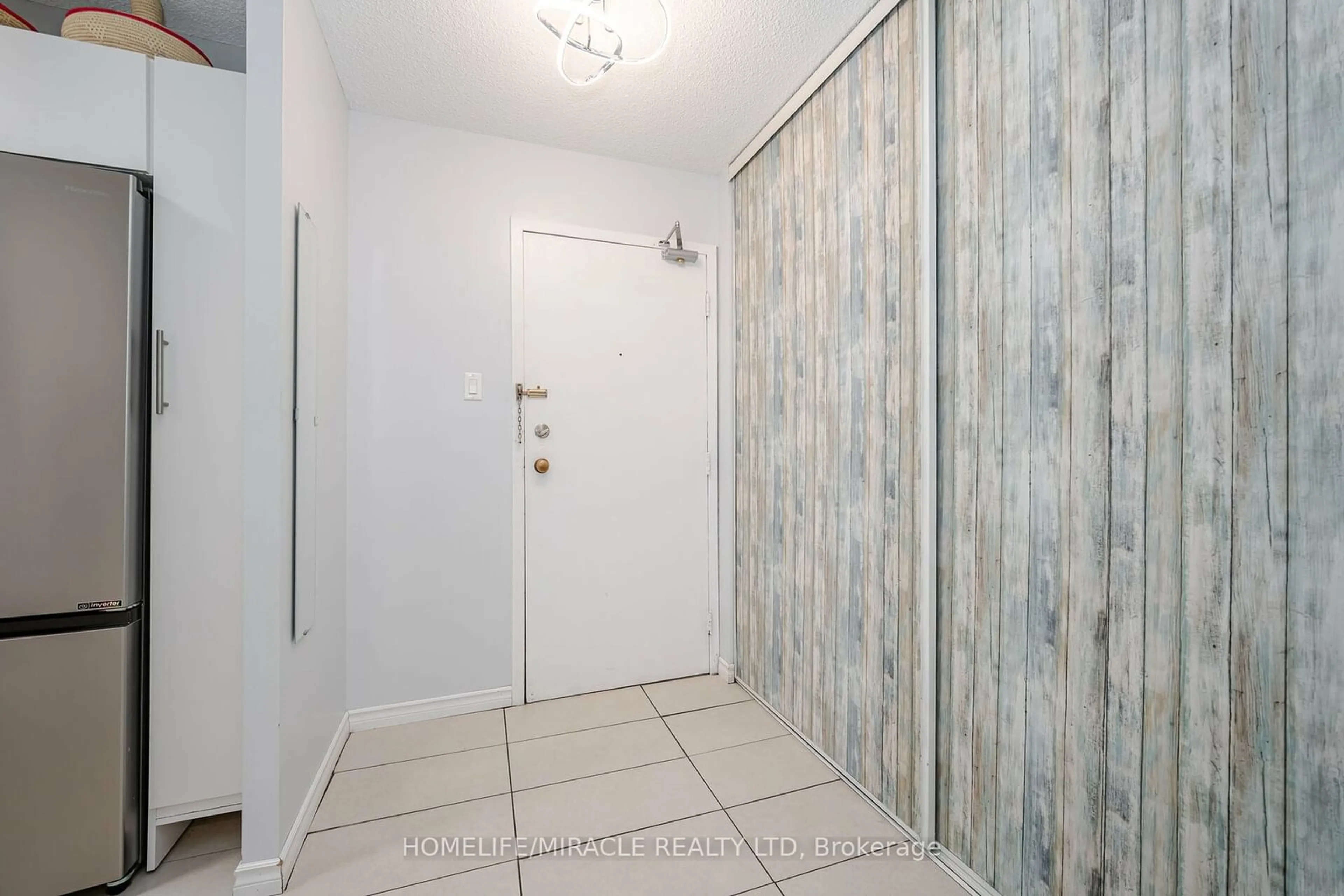 Indoor entryway, unknown floor for 5580 Sheppard Ave #305, Toronto Ontario M1B 2L3