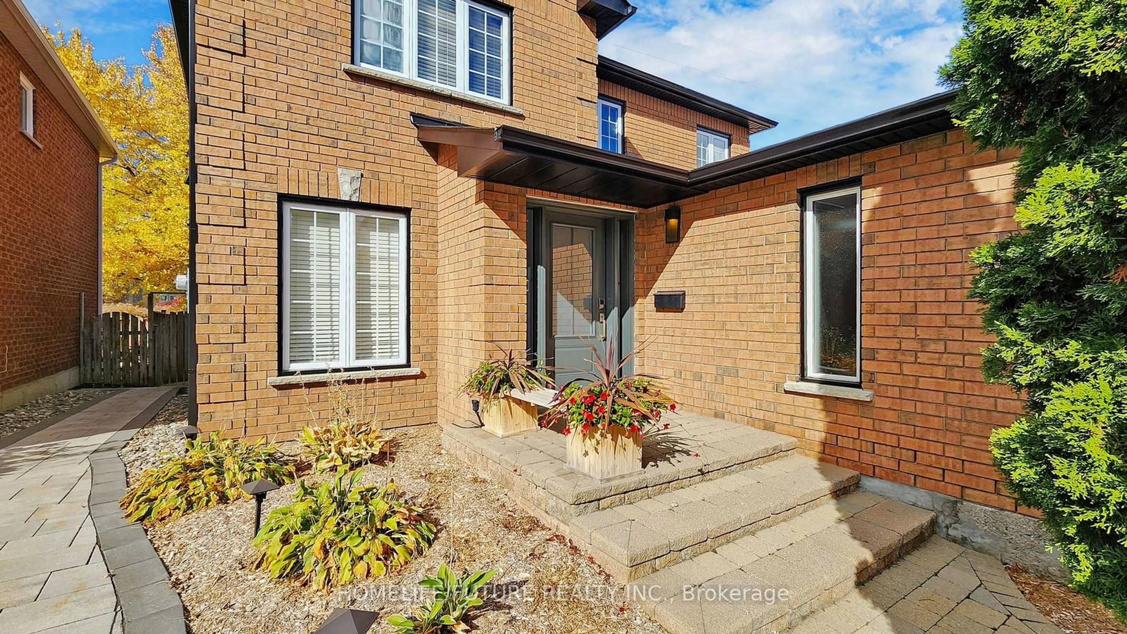 Home with brick exterior material for 113 Dali Cres, Toronto Ontario M1B 5Y3