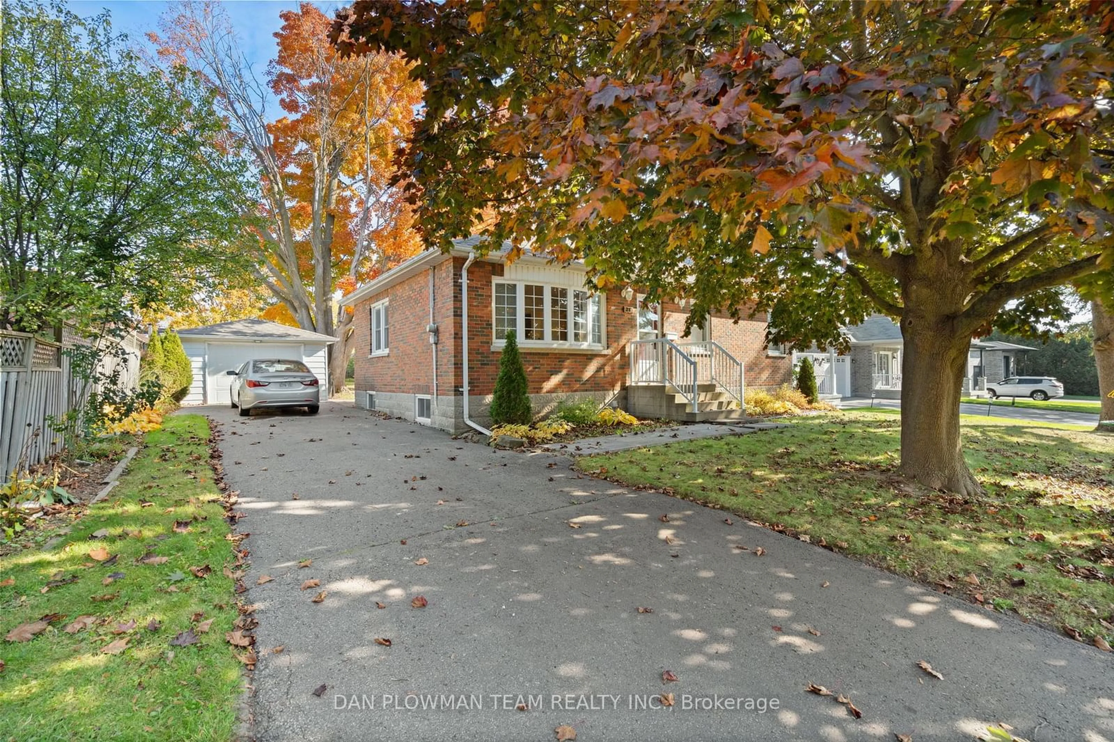 A pic from exterior of the house or condo, the street view for 25 Duke St, Clarington Ontario L1C 2V2