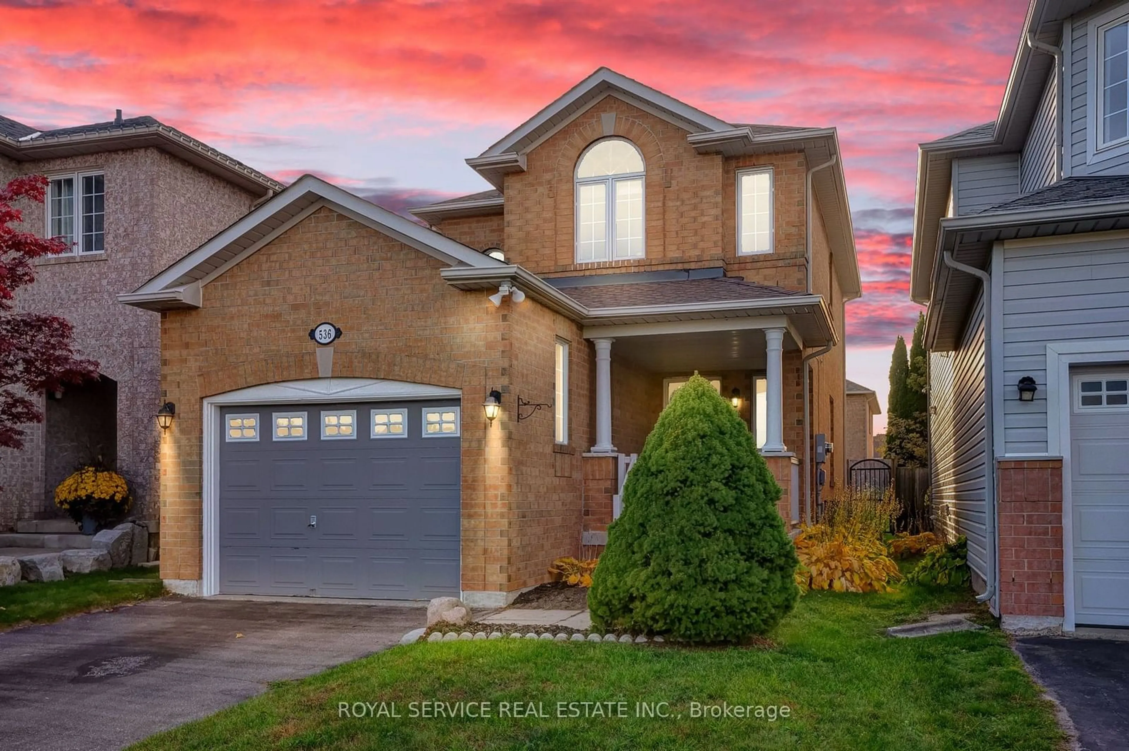 Frontside or backside of a home, the street view for 536 Nottingham Cres, Oshawa Ontario L1K 2V6