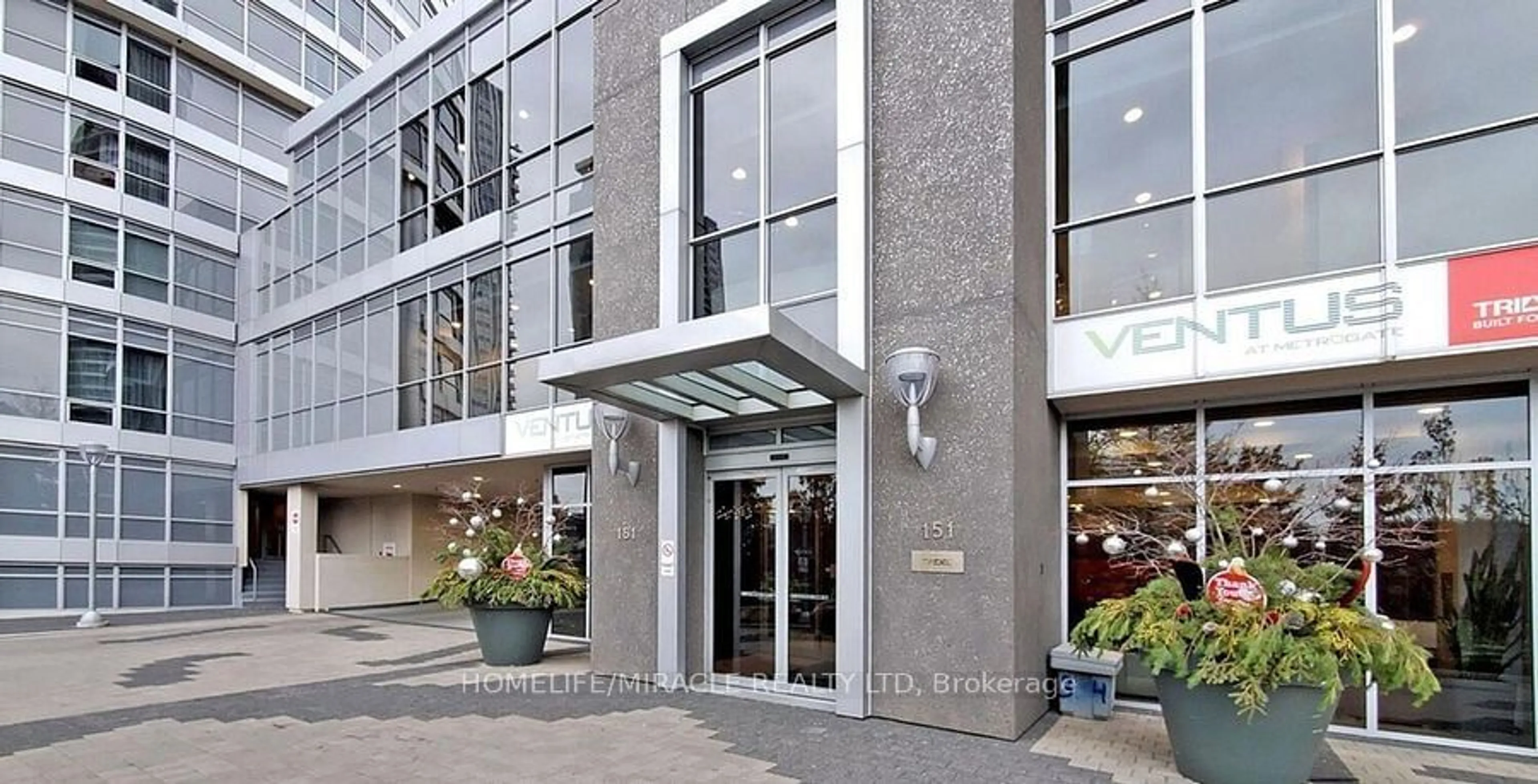 Indoor foyer for 181 Village Green Sq #Ph20, Toronto Ontario M1S 0L3