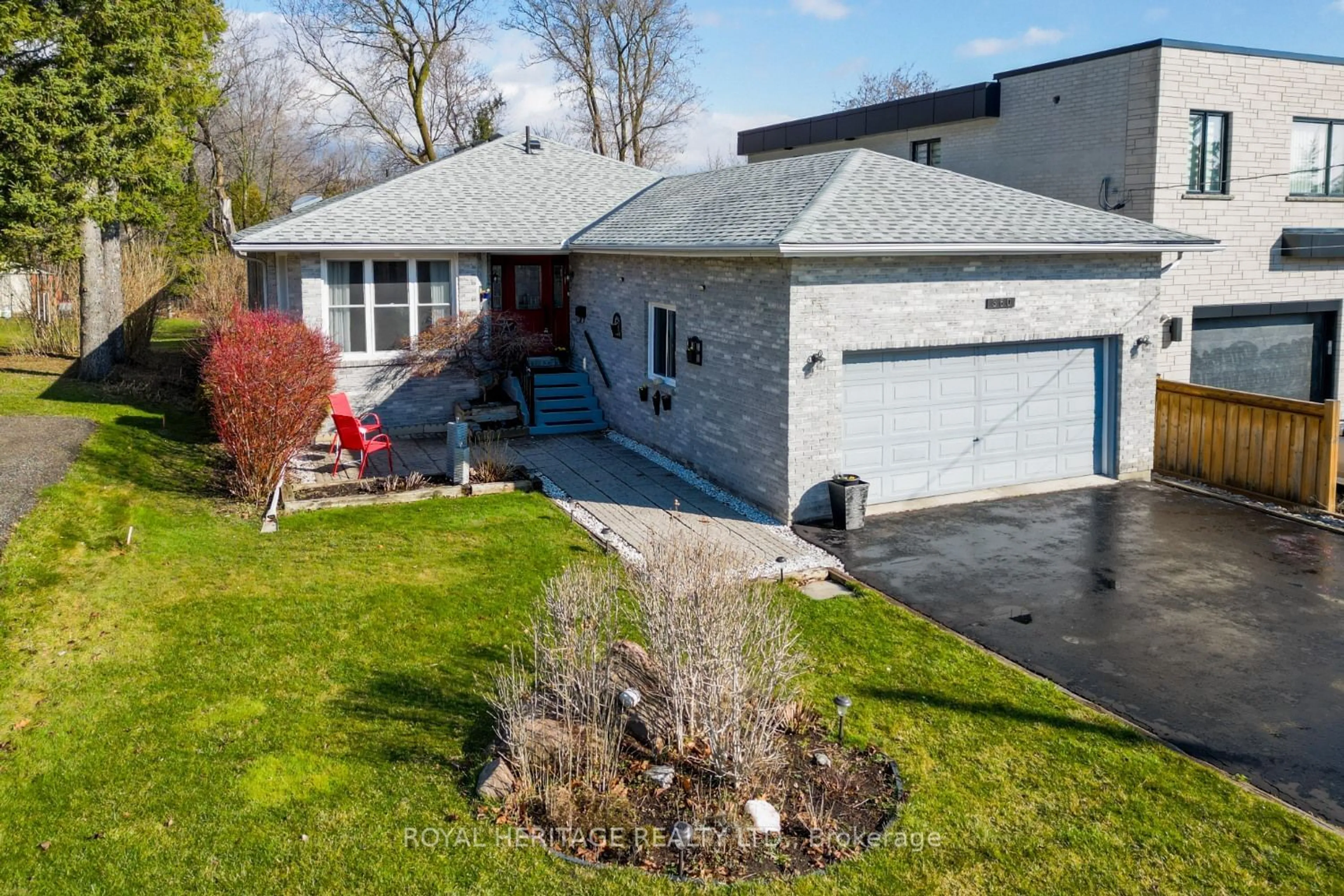 A pic from exterior of the house or condo, the fenced backyard for 360 Sheppard Ave, Pickering Ontario L1V 1E5