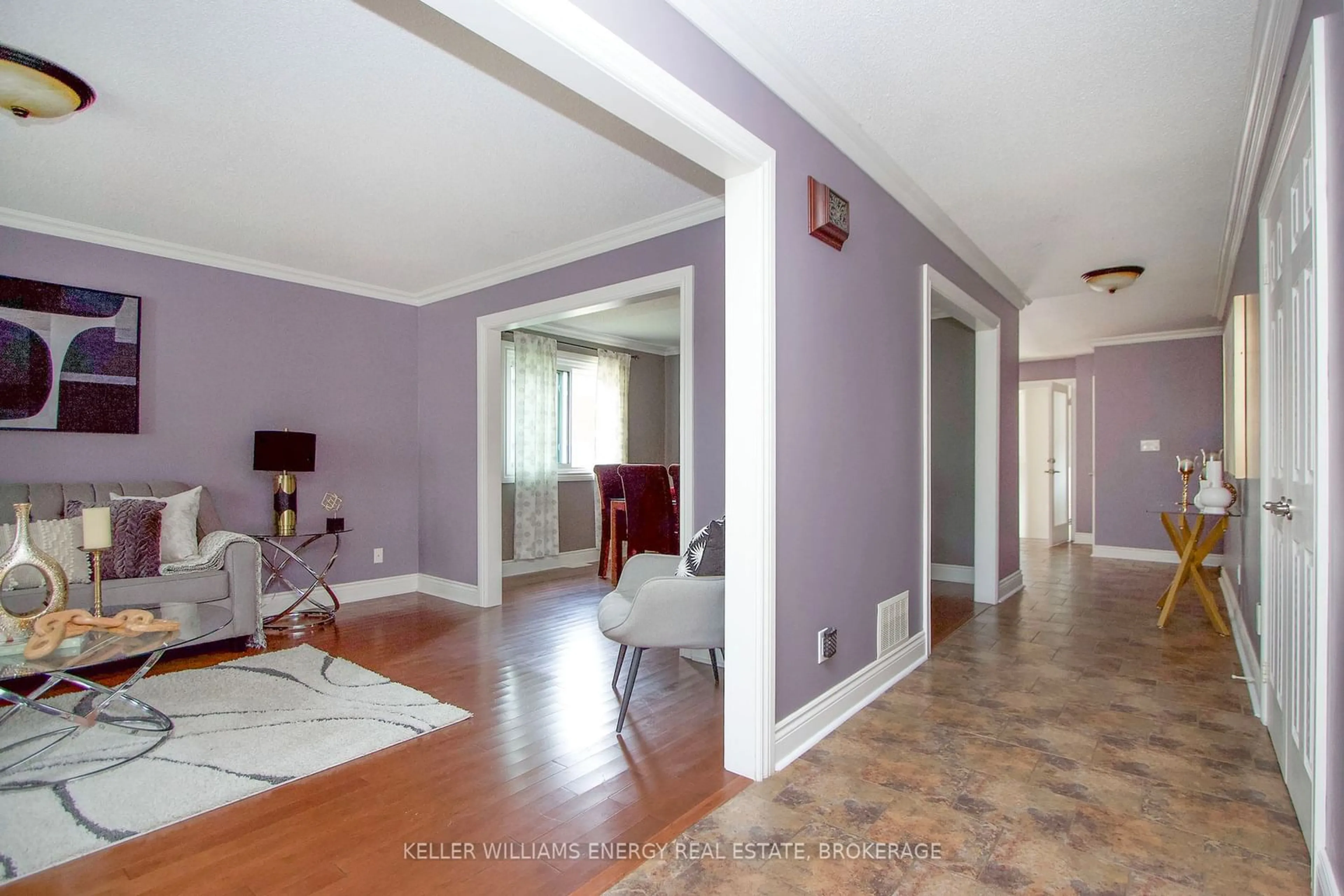 Indoor foyer, wood floors for 276 Thornton Rd, Oshawa Ontario L1J 6T7