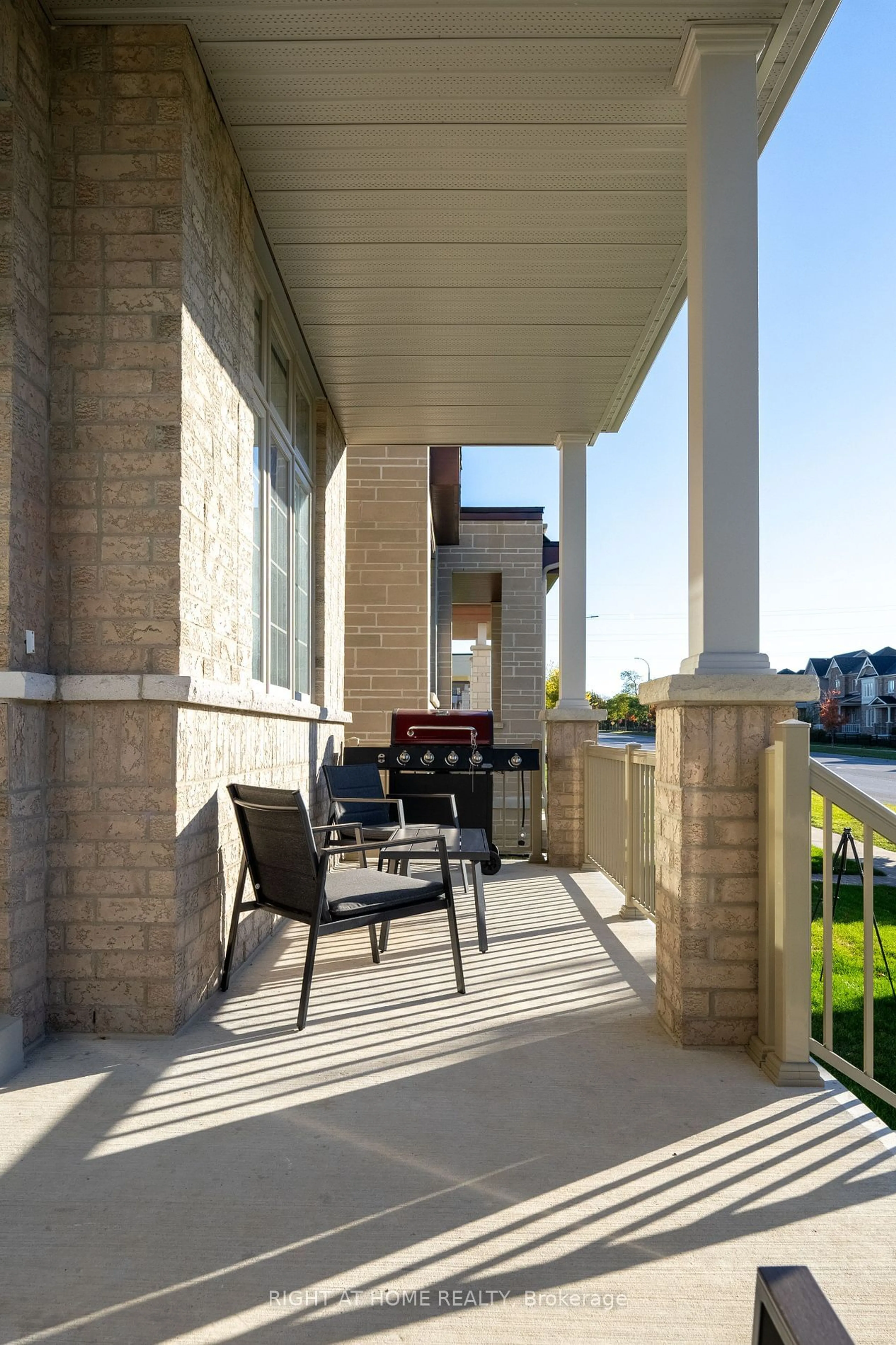 Patio for 11 Mountainside Cres, Whitby Ontario L1R 0P5