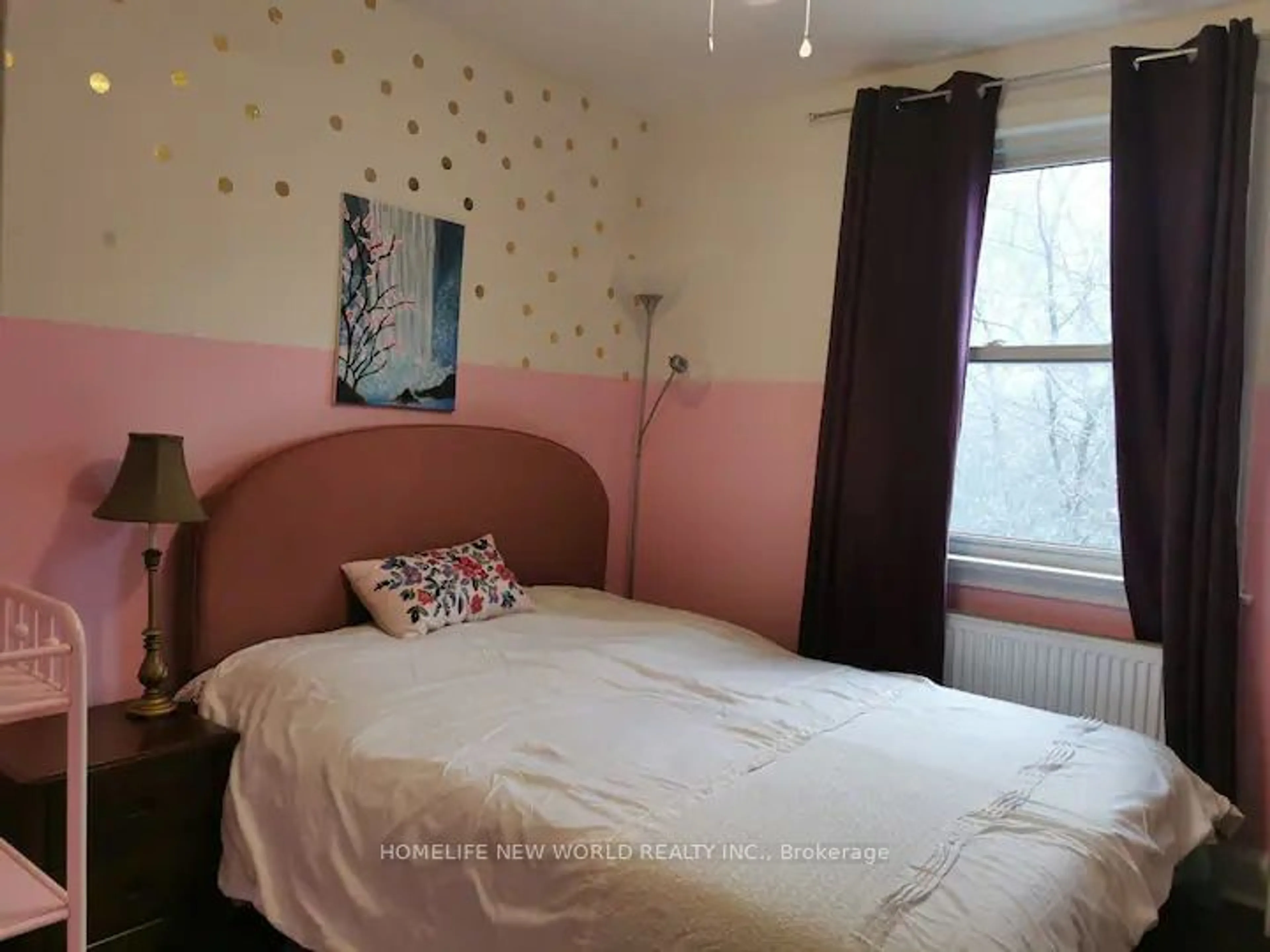 A pic of a room for 2421 Gerrard St, Toronto Ontario M4E 2G1