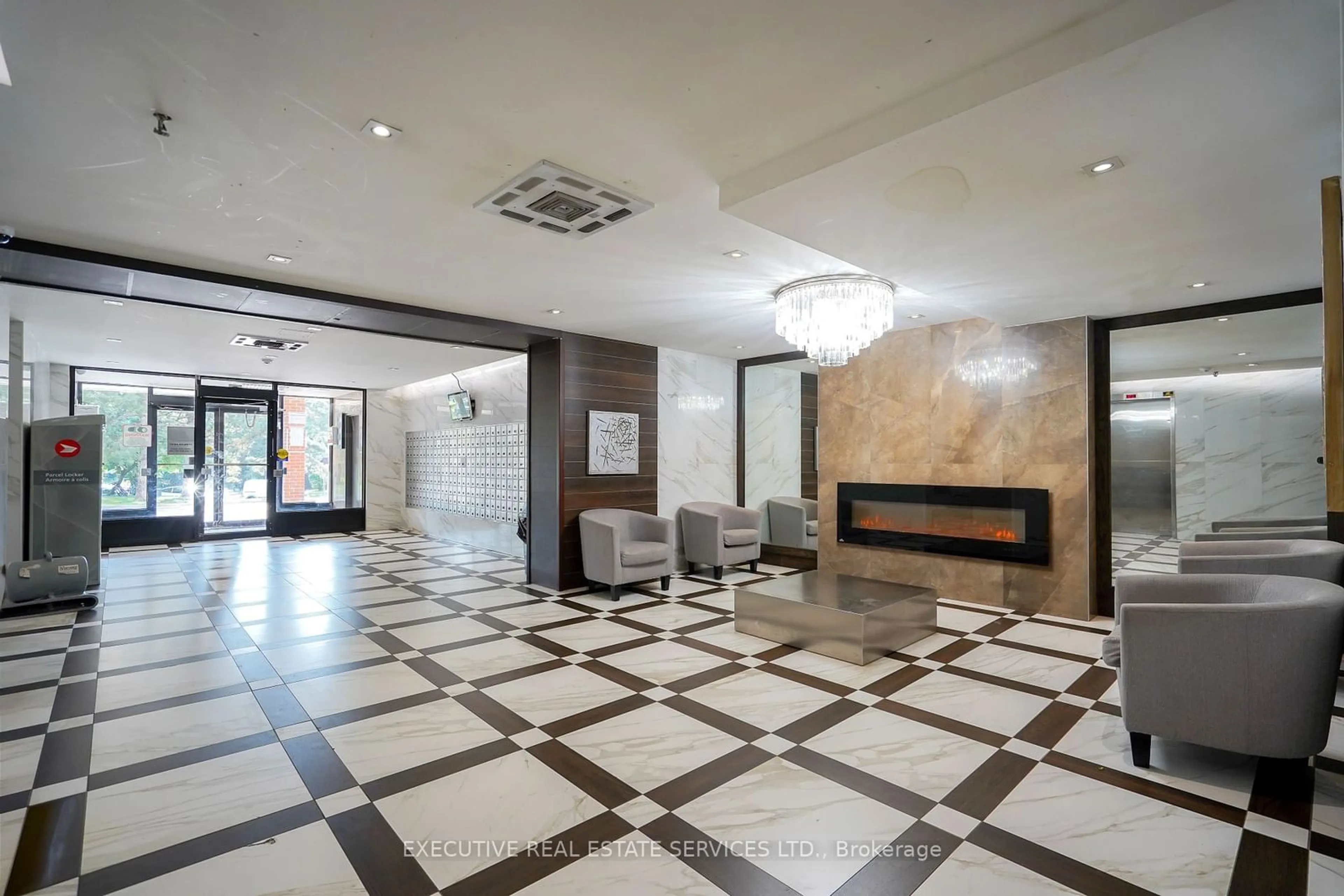 Indoor lobby, ceramic floors for 100 Wingarden Crt #605, Toronto Ontario M1B 2P4