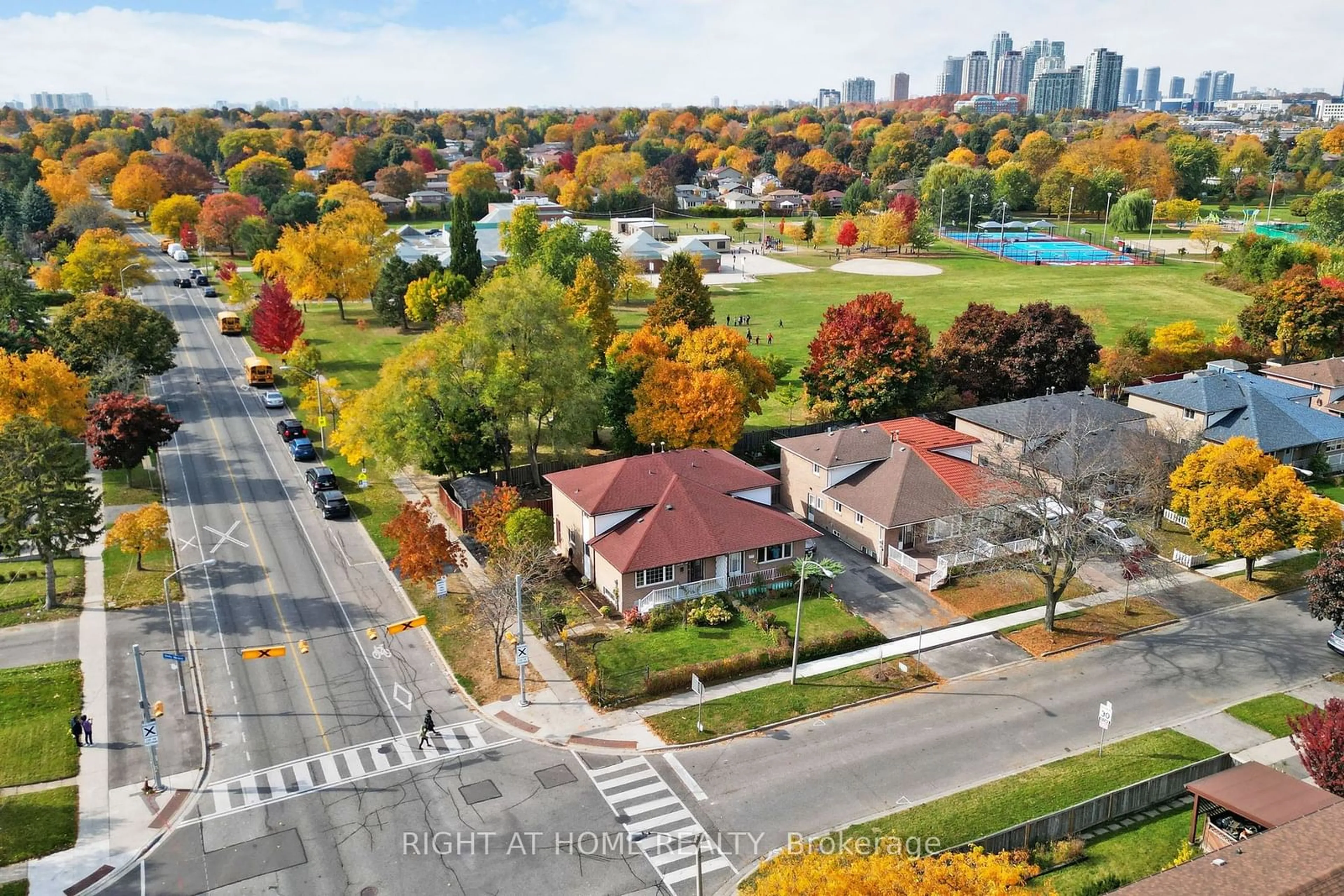 A pic from exterior of the house or condo, the street view for 98 Dolly Varden Blvd, Toronto Ontario M1H 2K6