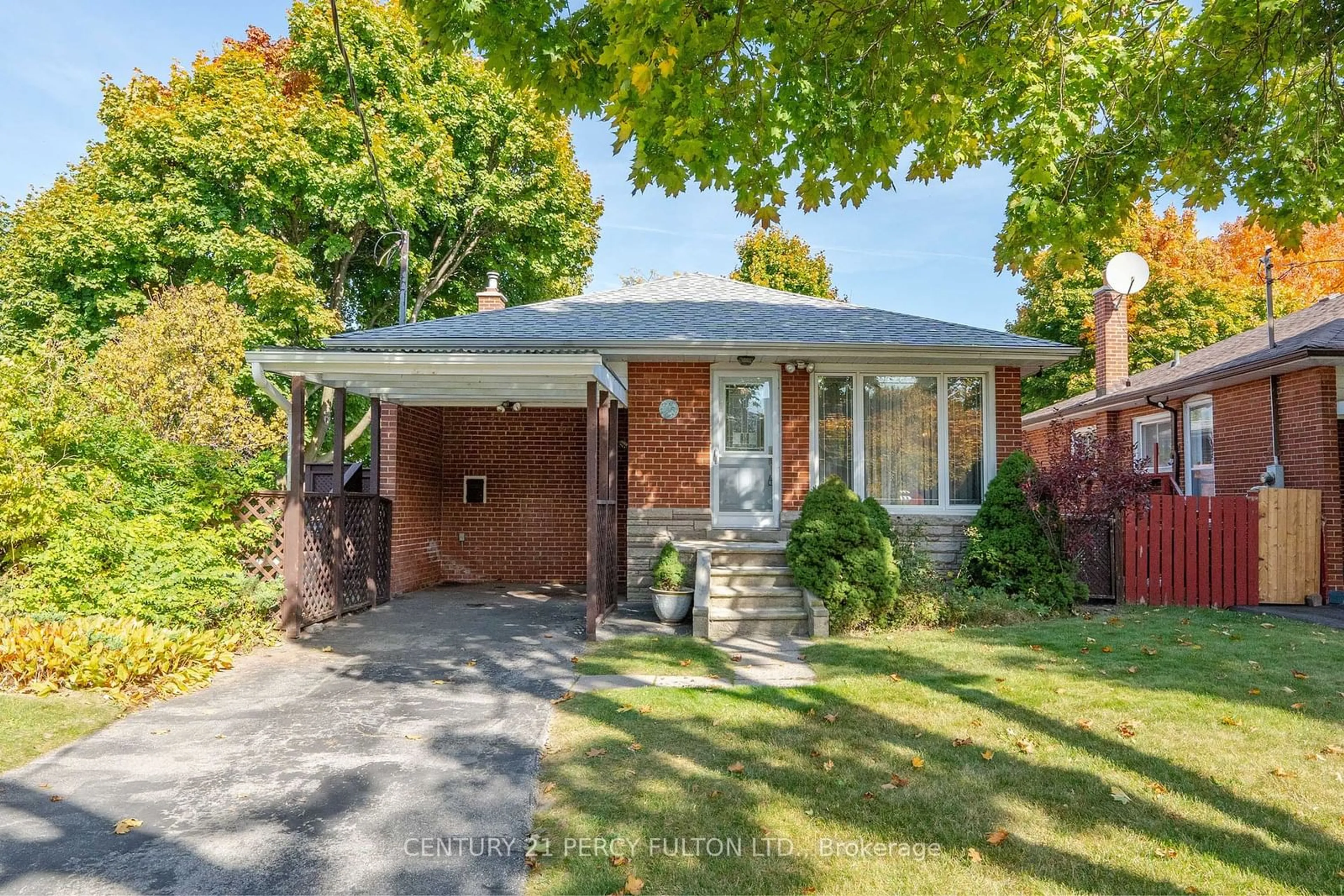 Frontside or backside of a home, cottage for 28 Furlong Crt, Toronto Ontario M1J 1Y8