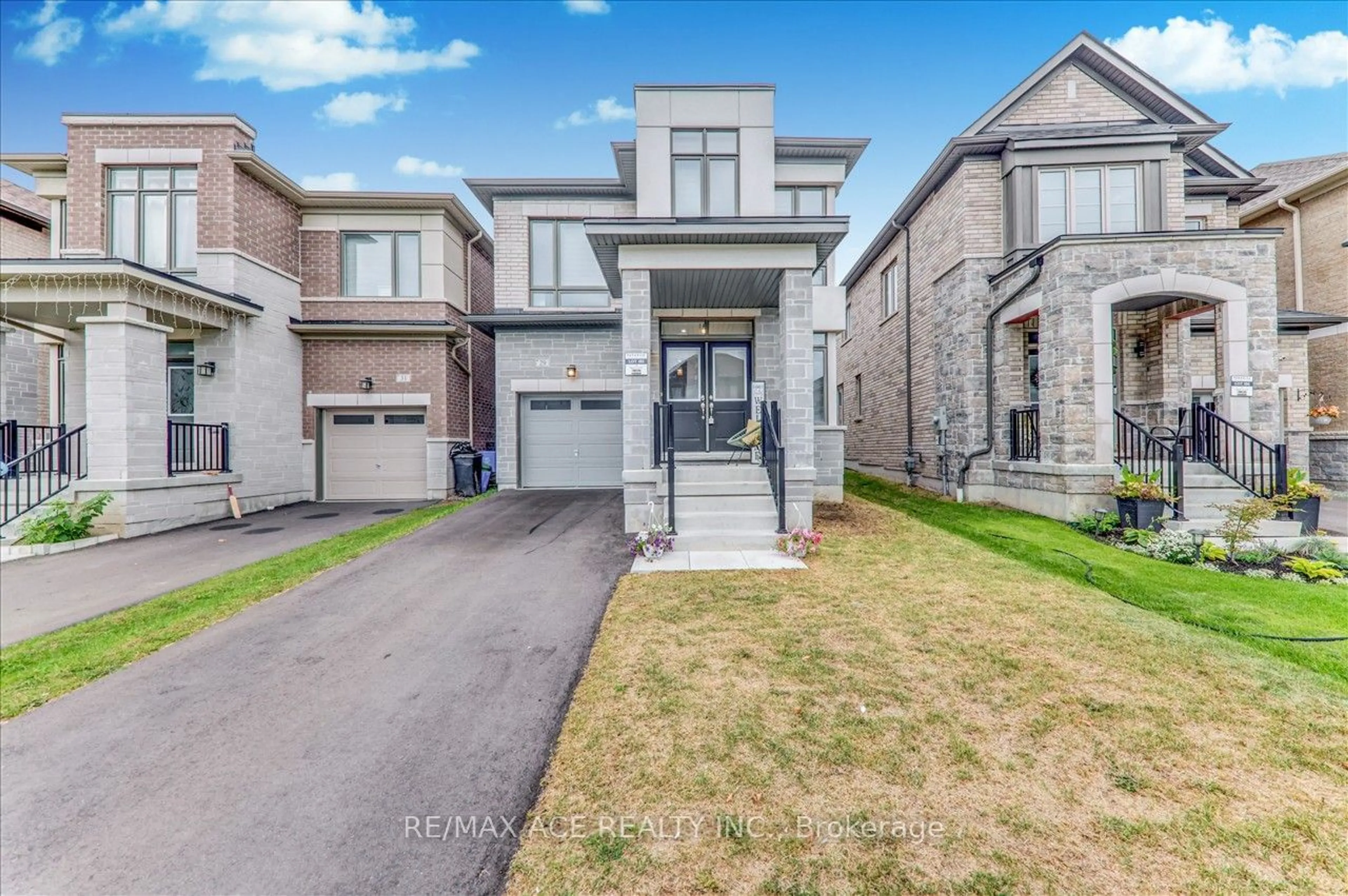 Frontside or backside of a home, the street view for 29 Ogston Cres, Whitby Ontario L1N 9Y8