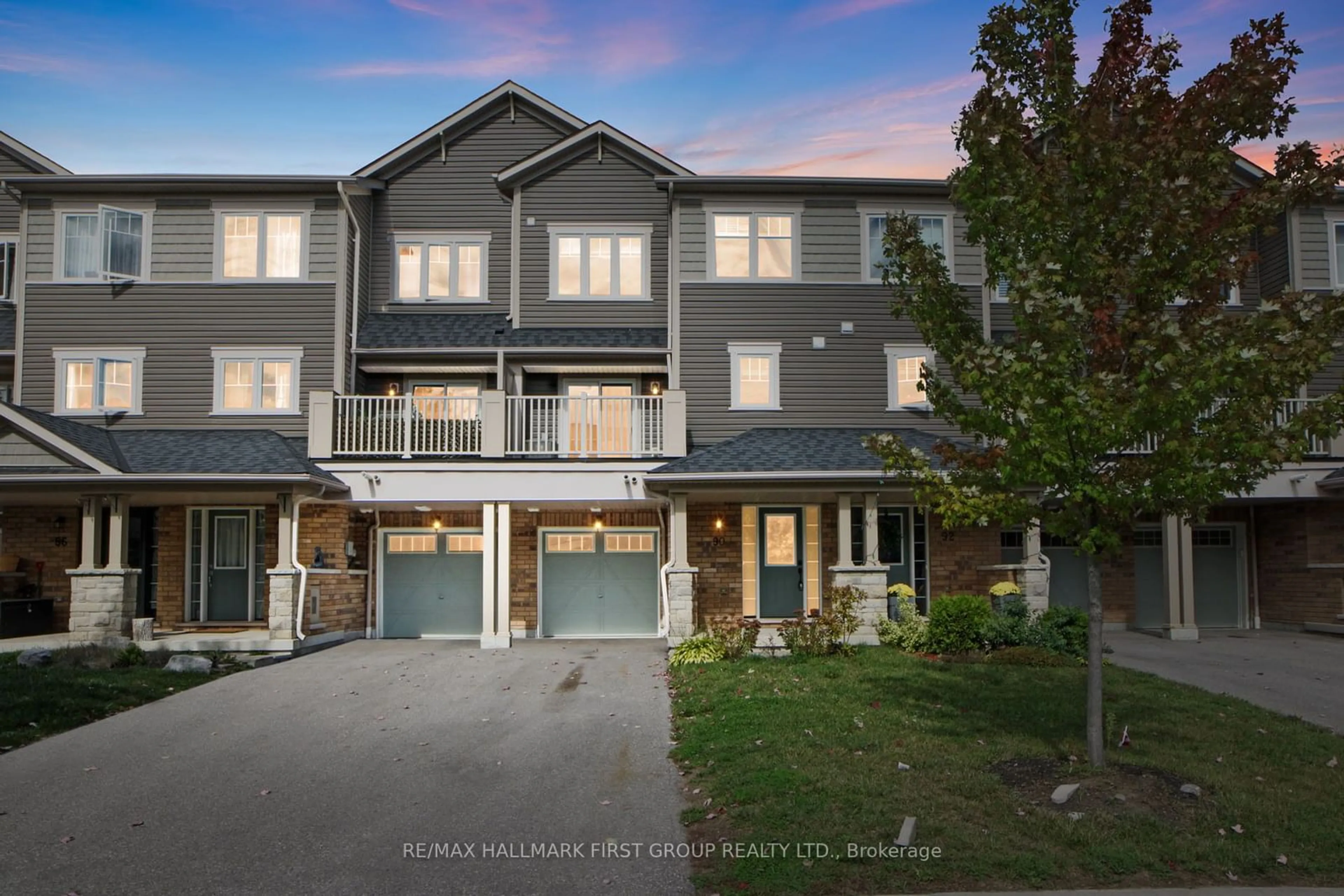 A pic from exterior of the house or condo, the front or back of building for 90 Tabaret Cres, Oshawa Ontario L1L 0G5