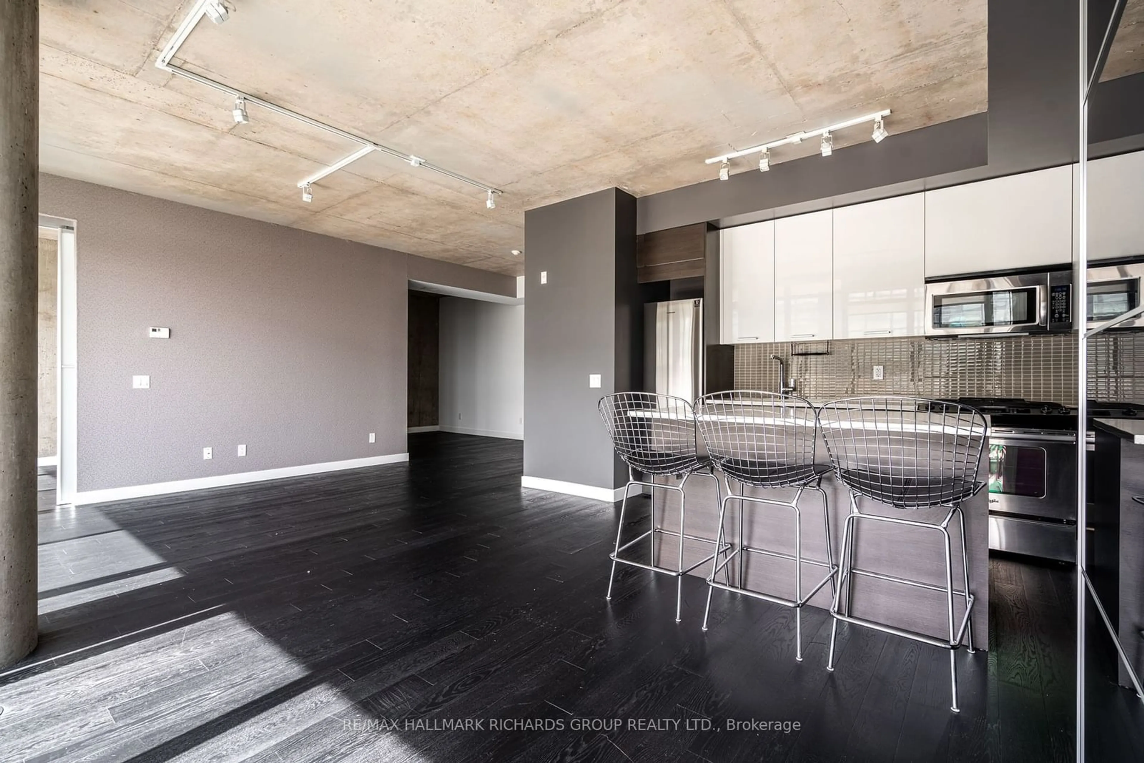 Open concept kitchen for 90 Broadview Ave #704, Toronto Ontario M4M 0A7