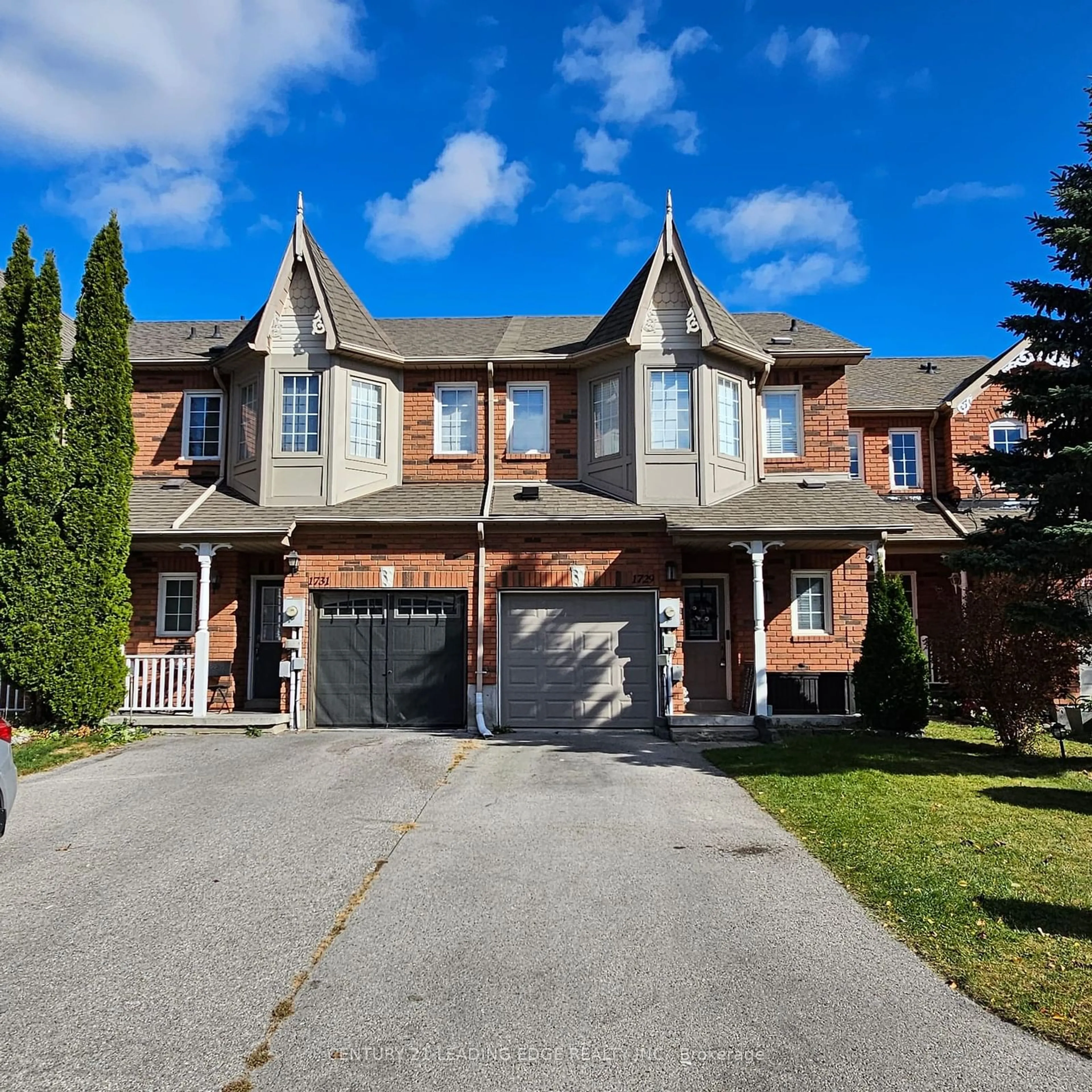 A pic from exterior of the house or condo, the street view for 1729 Woodgate Tr, Oshawa Ontario L1G 8B4