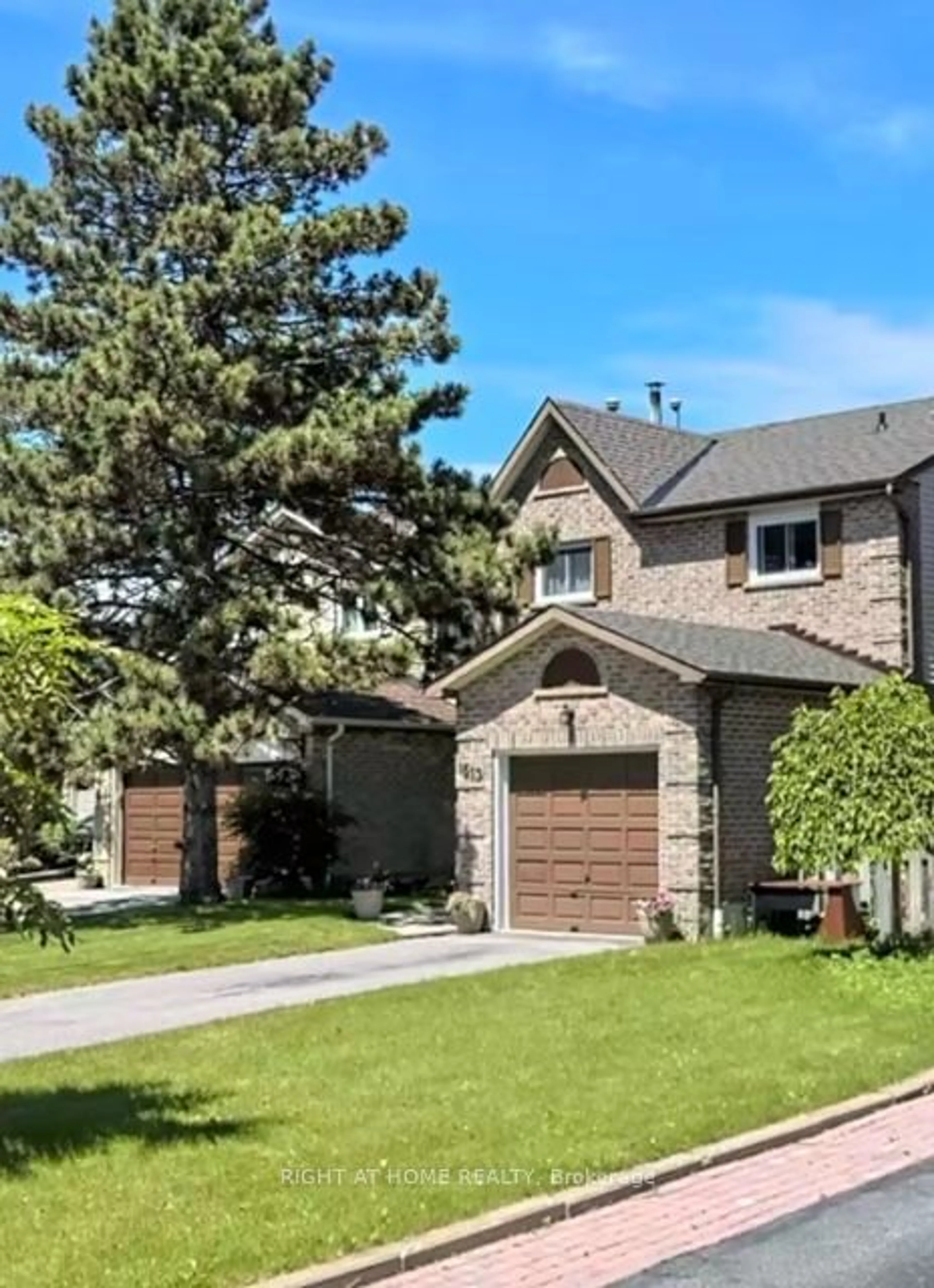 Frontside or backside of a home, cottage for 1513 Woodruff Cres, Pickering Ontario L1V 3S5