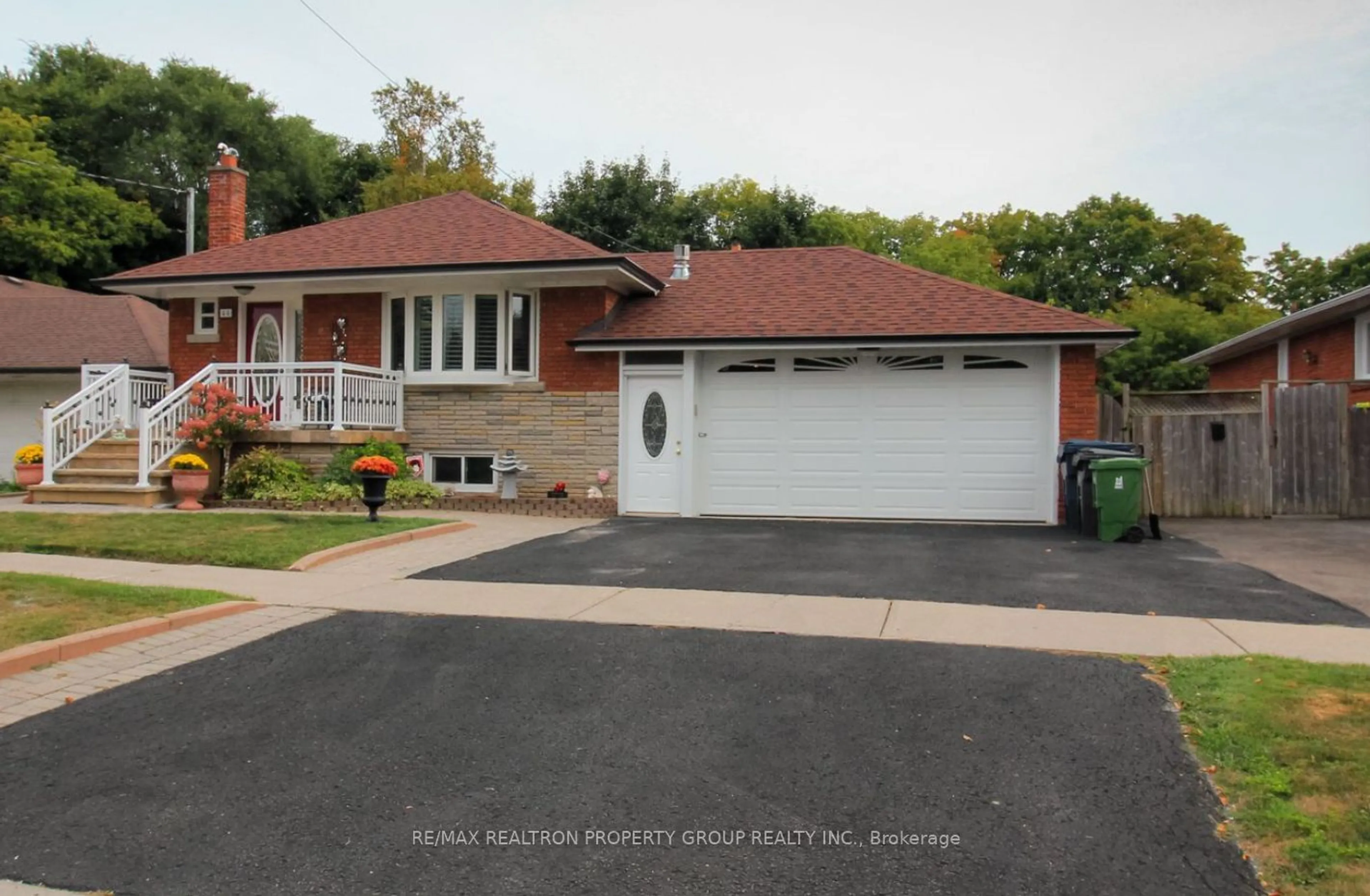 Frontside or backside of a home, the street view for 44 Anola Pl, Toronto Ontario M1K 4W7