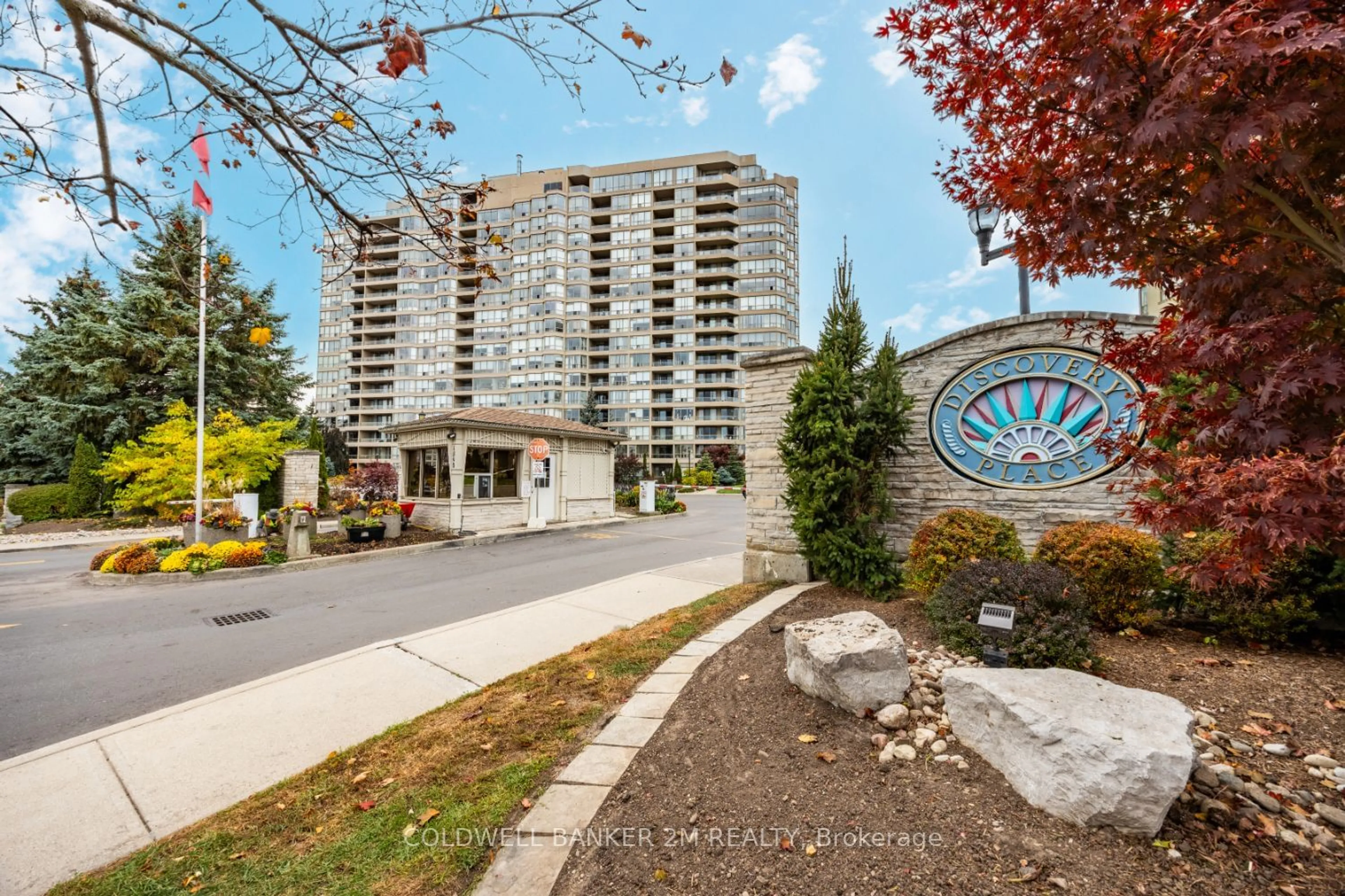 A pic from exterior of the house or condo, the front or back of building for 1880 Valley Farm Rd #122, Pickering Ontario L1V 6B3