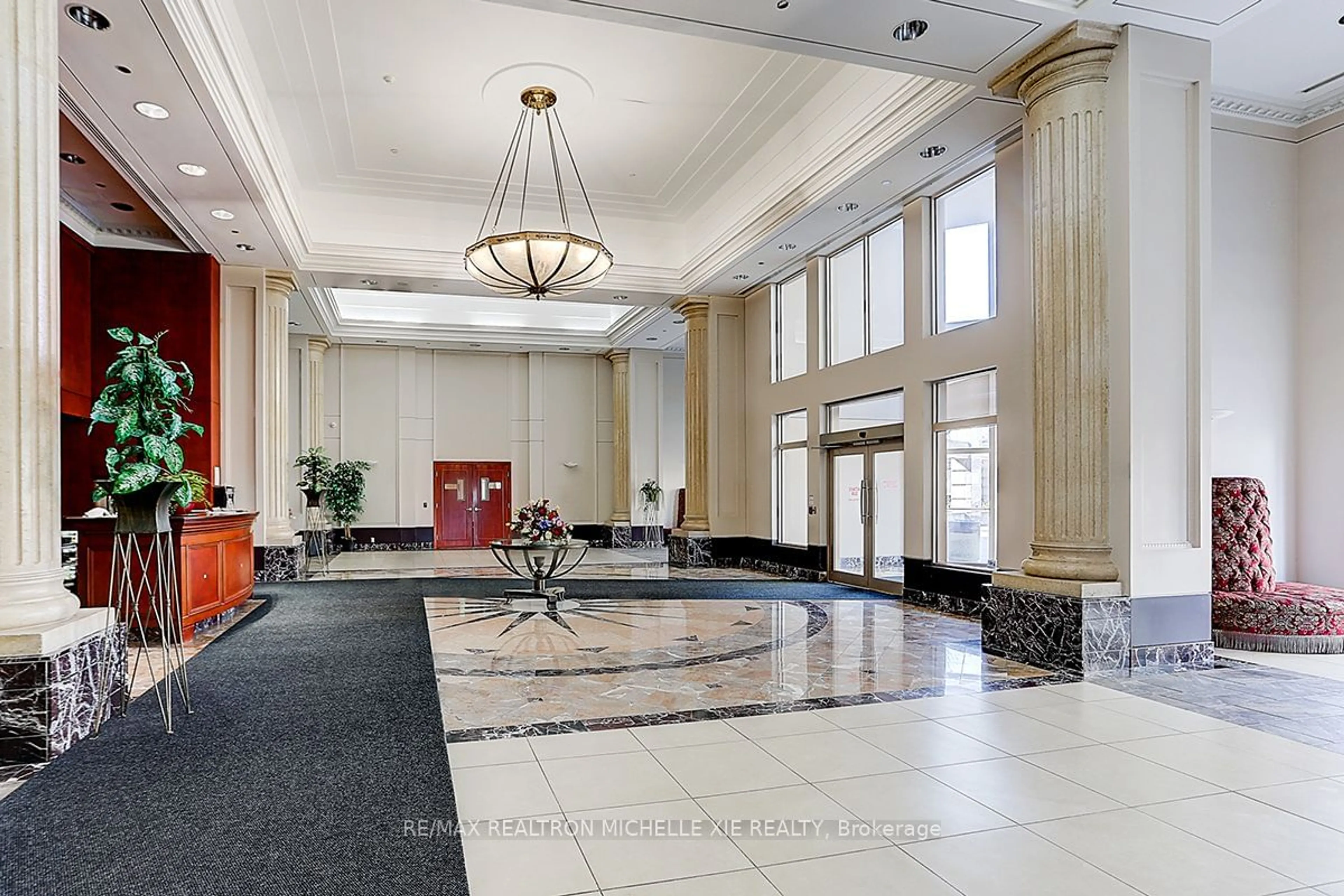 Indoor lobby, carpet floors for 8 Lee Centre Dr #309, Toronto Ontario M1H 3H8