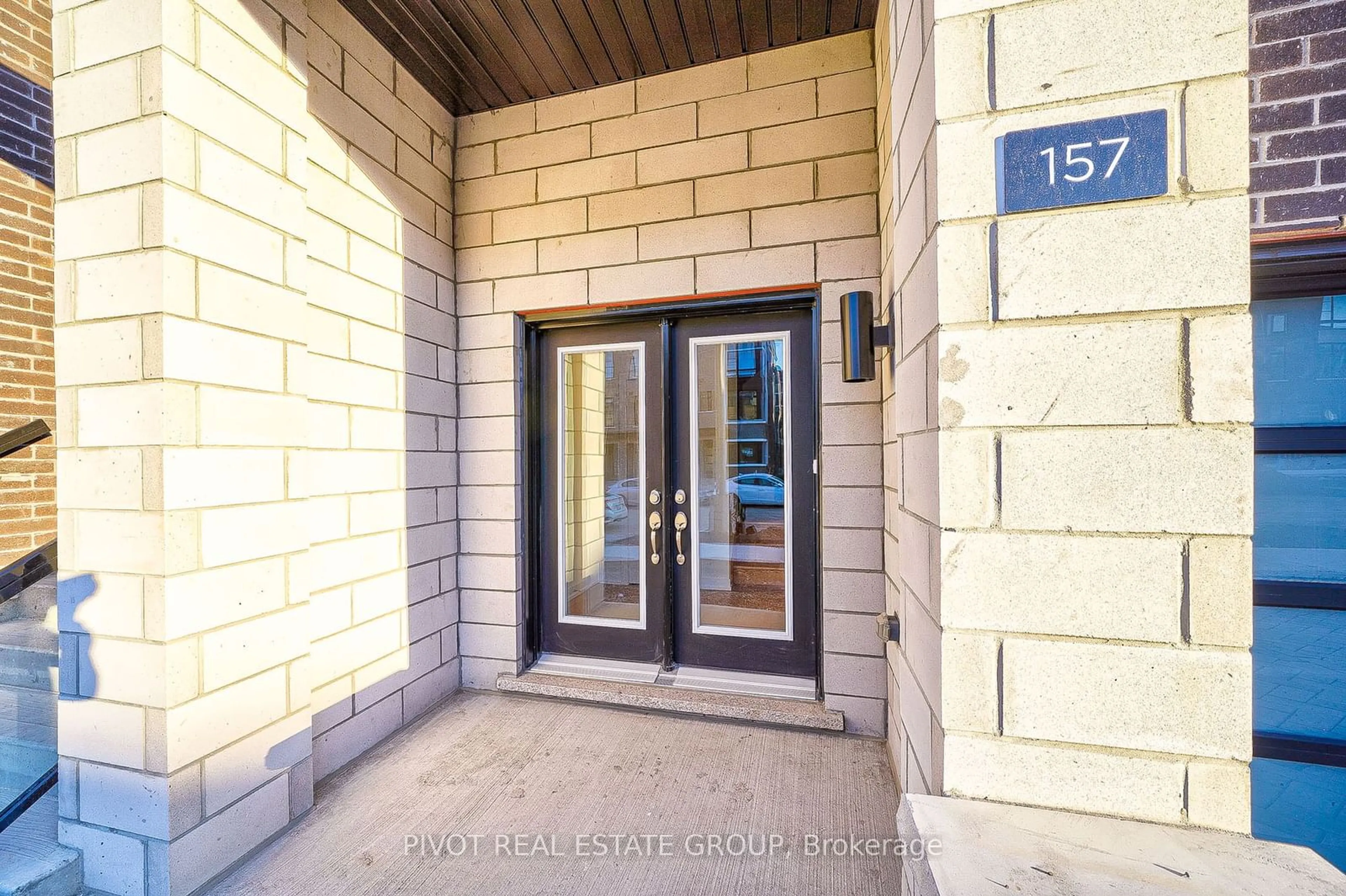 Indoor entryway, wood floors for 157 Brockley Dr, Toronto Ontario M1P 3C1