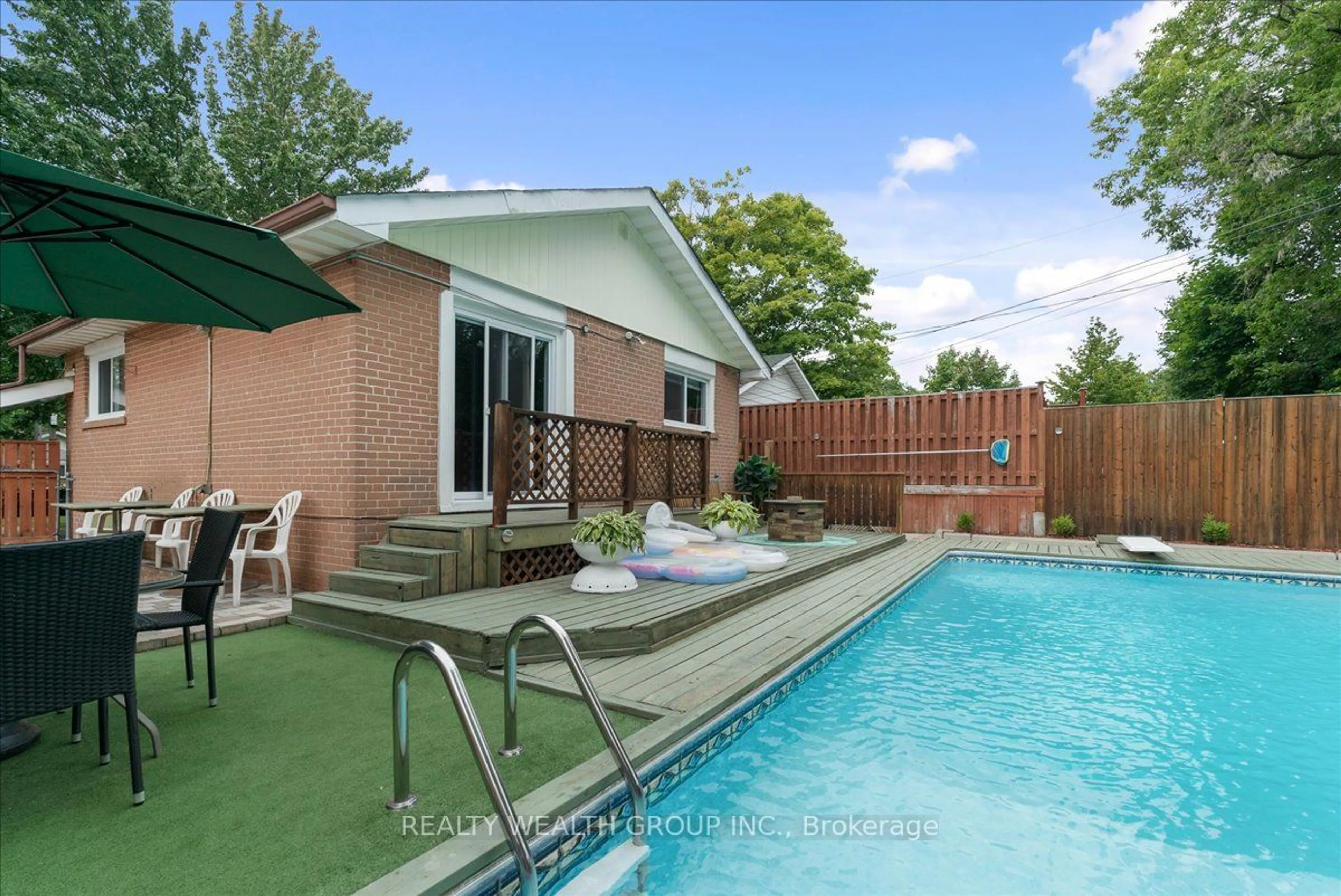 Indoor or outdoor pool for 53 Northfield Rd Rd, Toronto Ontario M1G 2H5