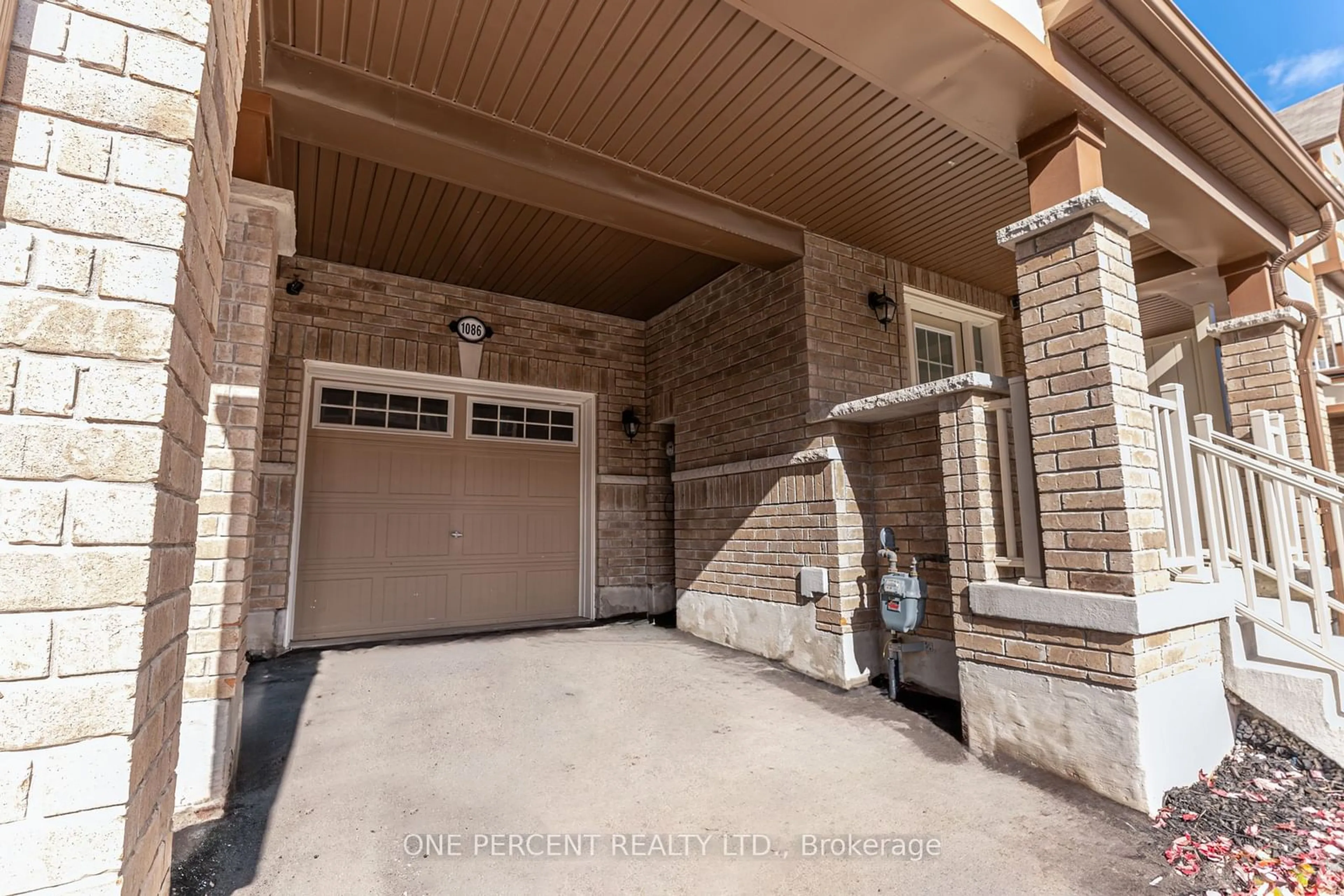 A pic from exterior of the house or condo, the street view for 1086 Silk St, Pickering Ontario L1X 0E8