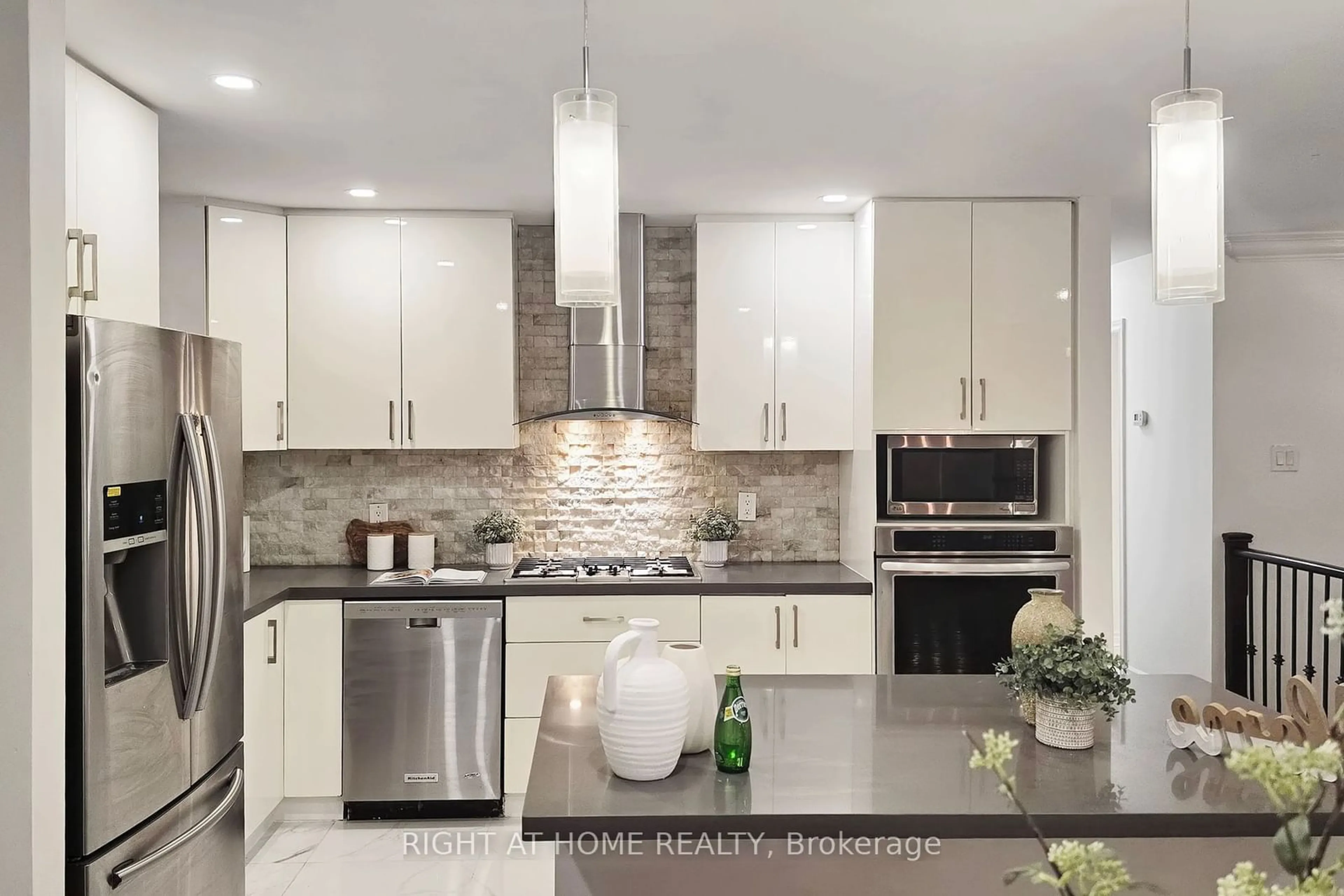 Contemporary kitchen, ceramic floors, mountain for 633 Pinewood St, Oshawa Ontario L1G 2S2