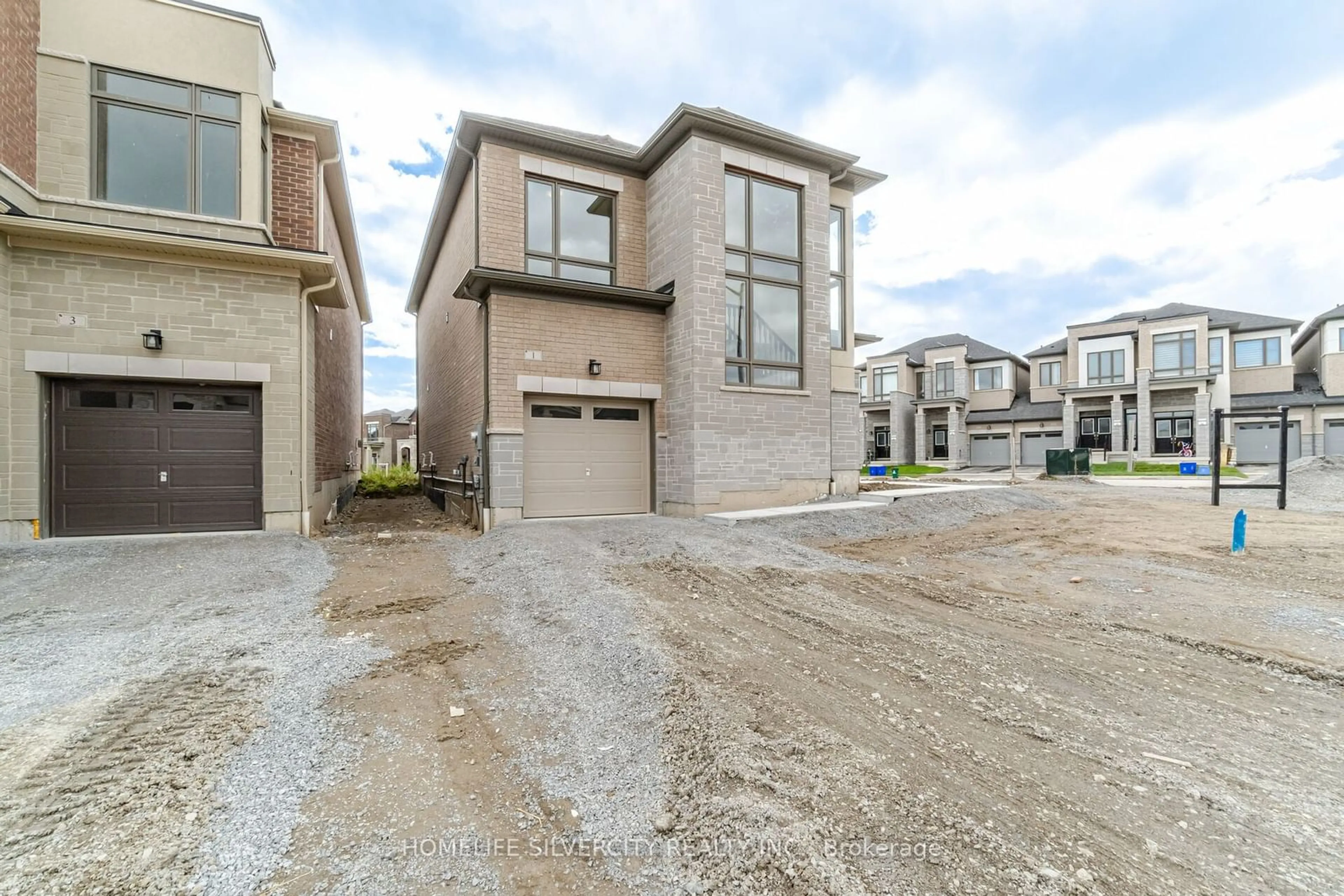 Frontside or backside of a home, the street view for 1 Armilia Pl, Whitby Ontario L1P 0N9