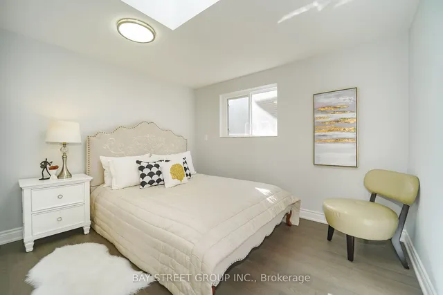 Additional property image - 36 Pebblehill Sq