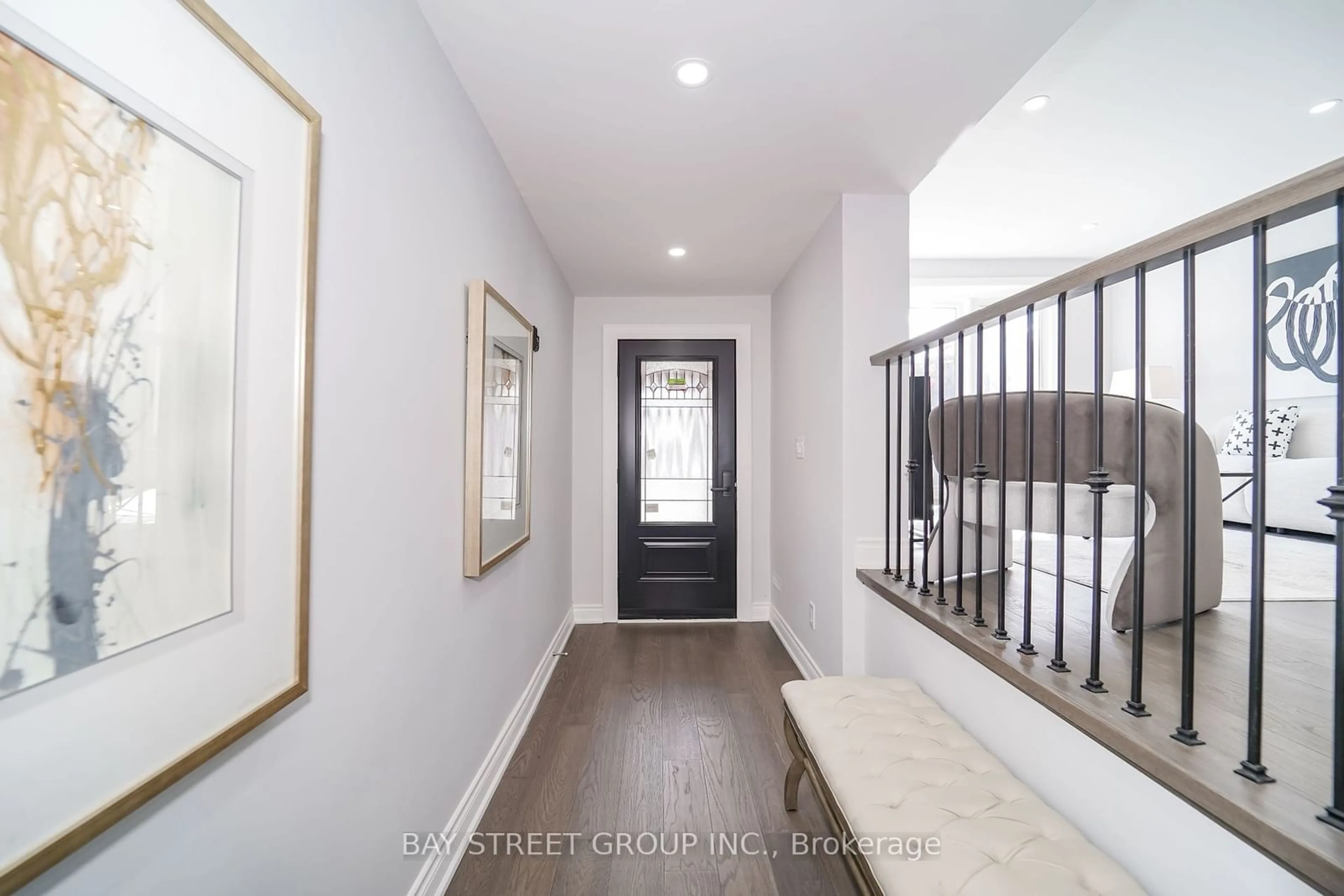 Indoor entryway, wood floors for 36 Pebblehill Sq, Toronto Ontario M1S 2P7