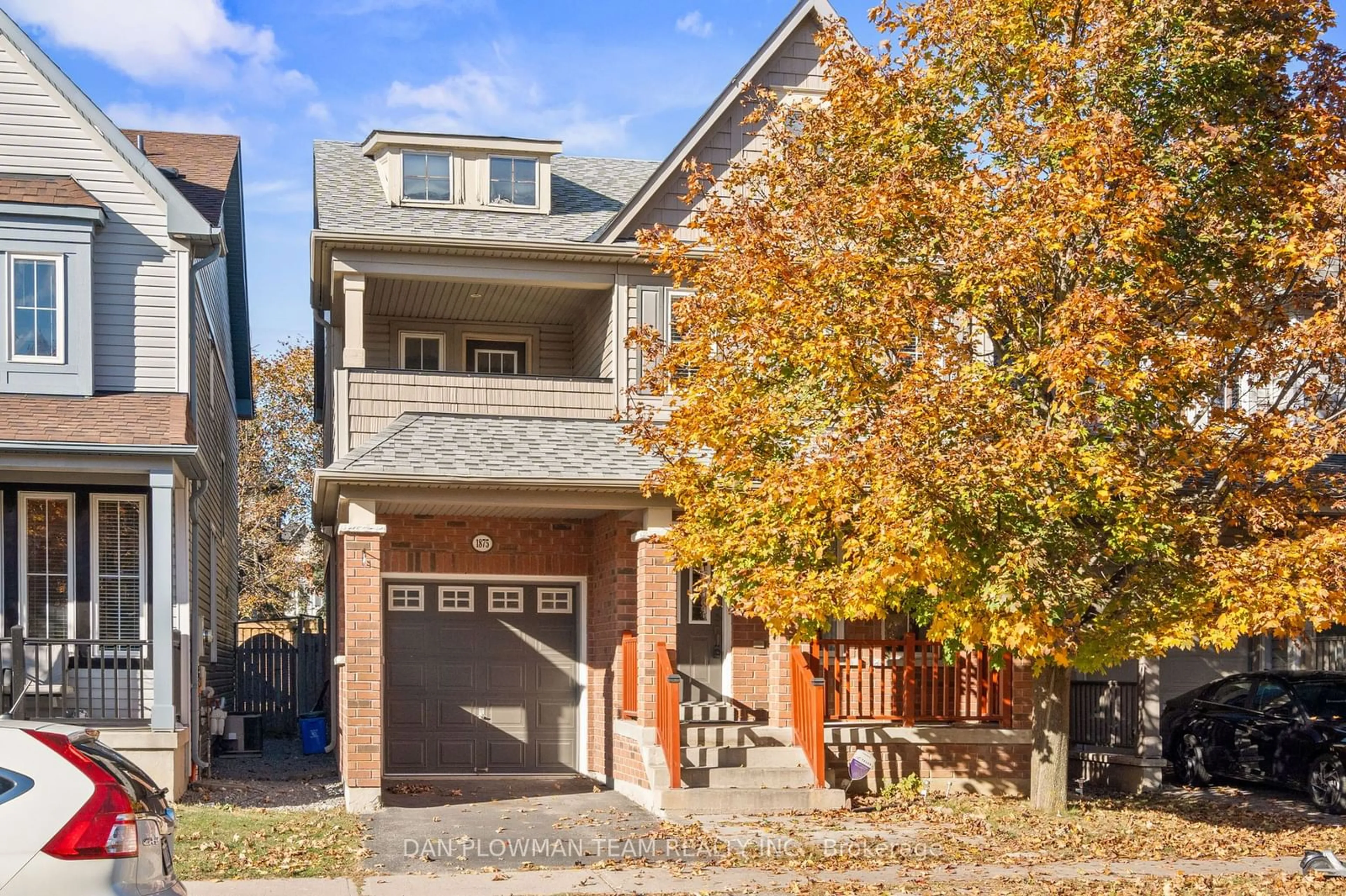 A pic from exterior of the house or condo, the street view for 1875 Secretariat Pl, Oshawa Ontario L1L 1C8