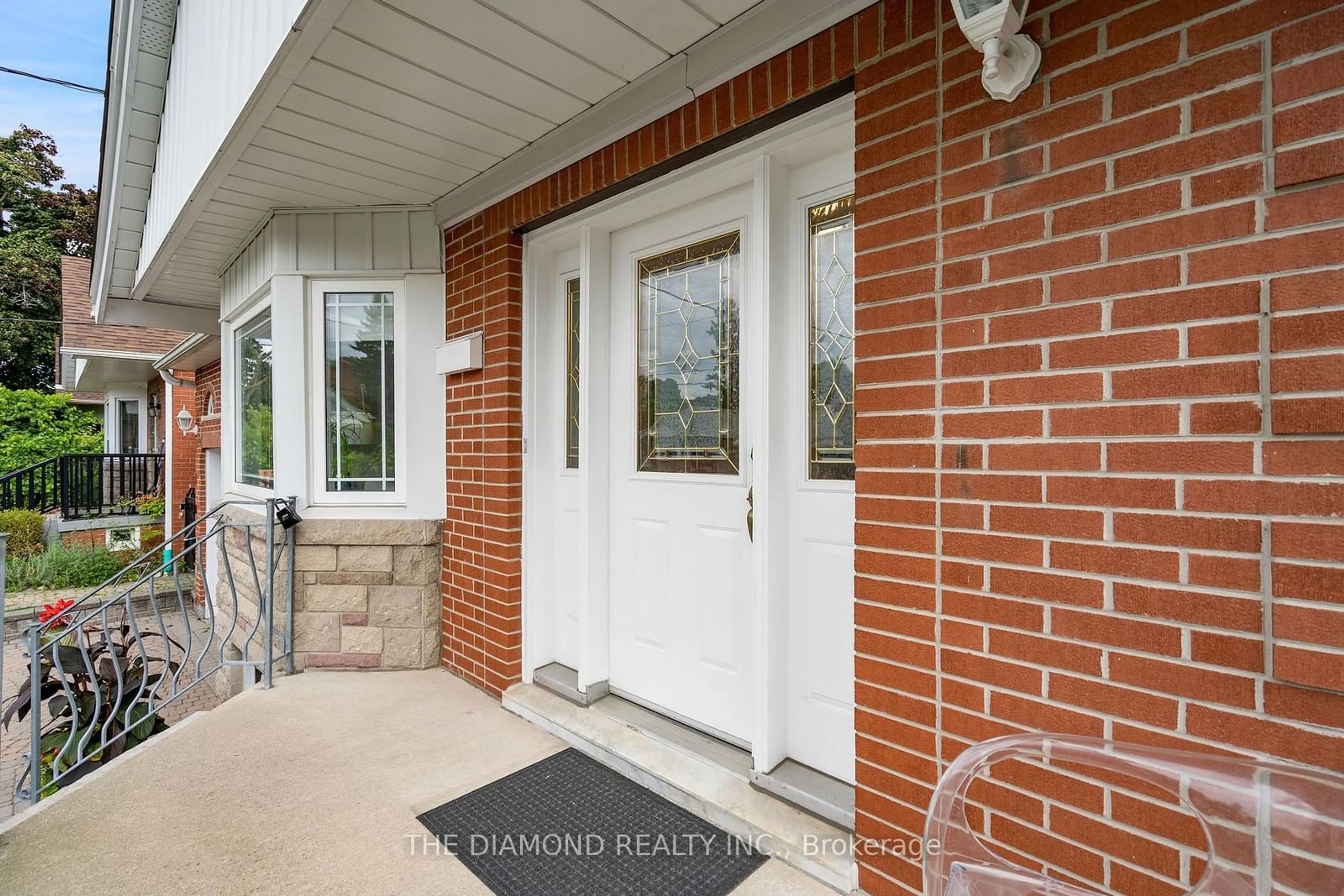 Indoor entryway, ceramic floors for 213 Glenwood Cres, Toronto Ontario M4B 1K5