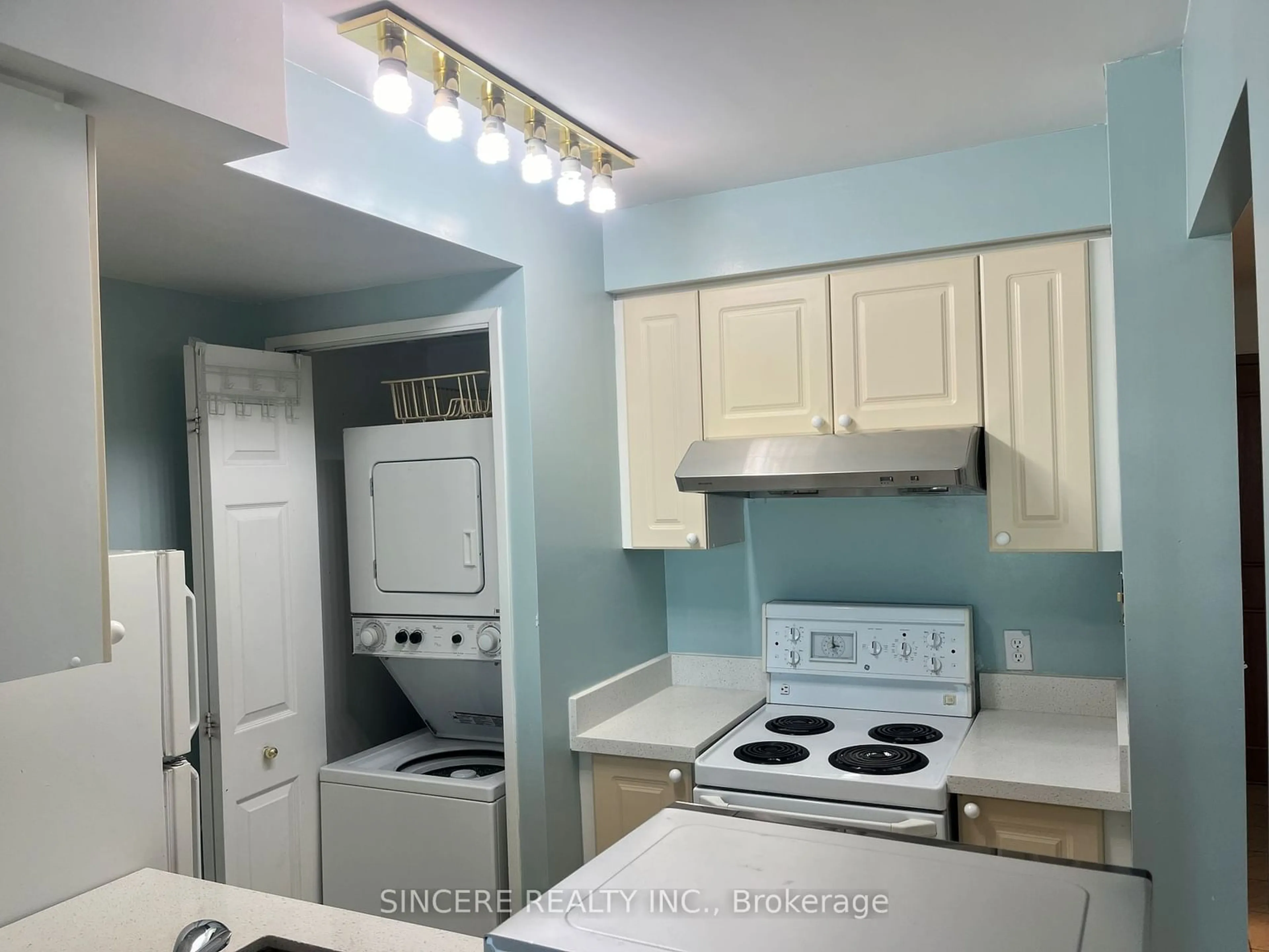 Standard kitchen, not visible floor, cottage for 8 Lee Centre Dr #502, Toronto Ontario M1H 3H8