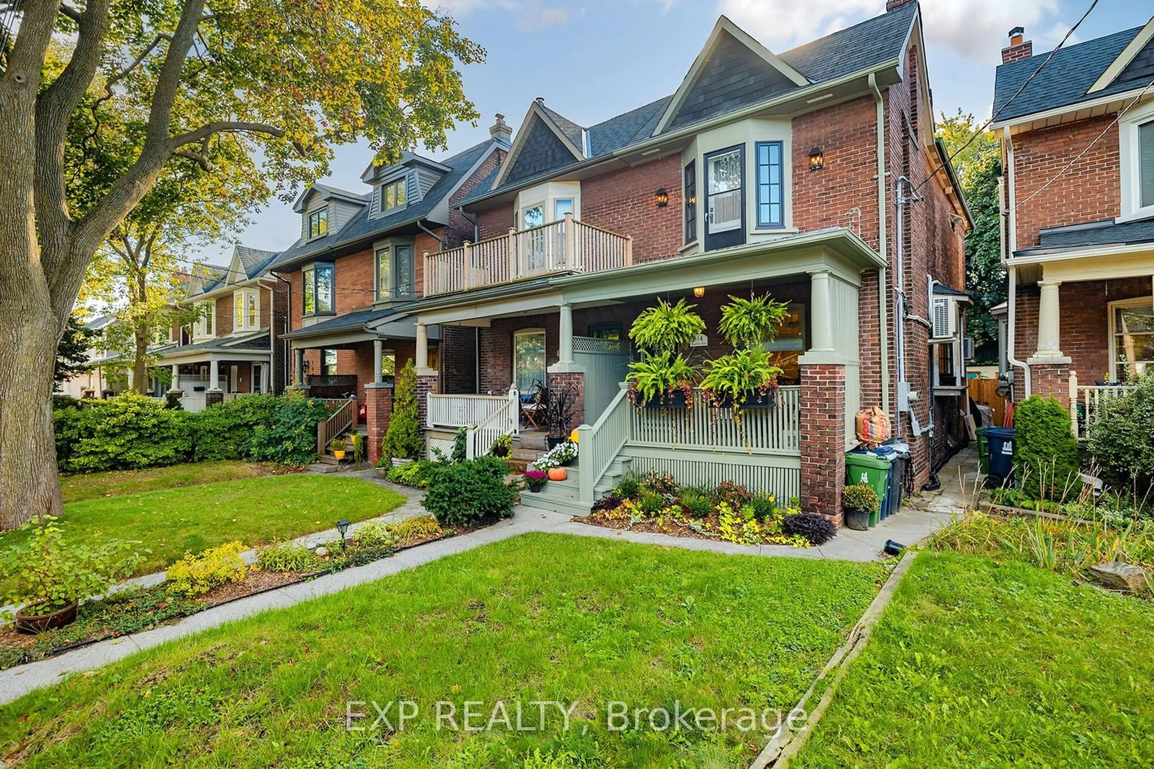 Frontside or backside of a home, the street view for 114 Rainsford Rd, Toronto Ontario M4L 3N9