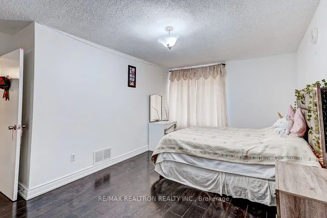 Additional property image - 106 Chester Le Blvd Unit 71