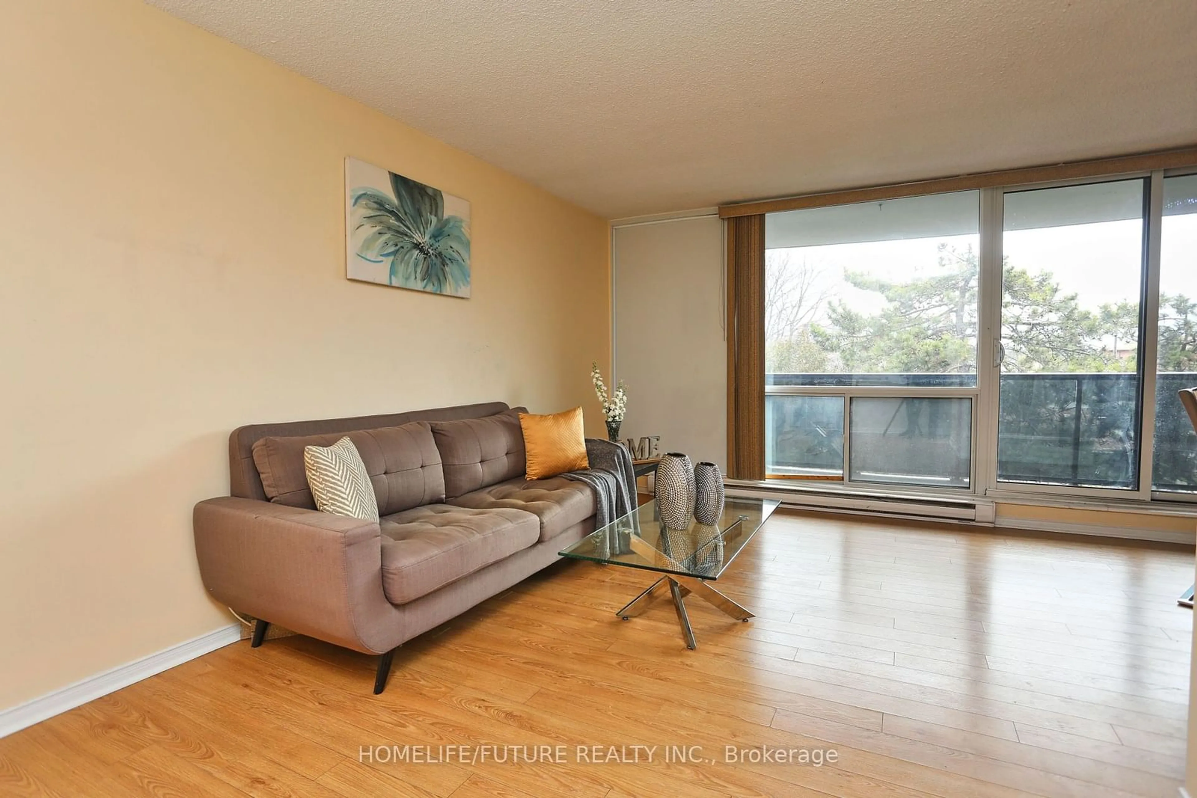 Living room, wood floors for 454 Centre St #406, Oshawa Ontario L1H 4C2