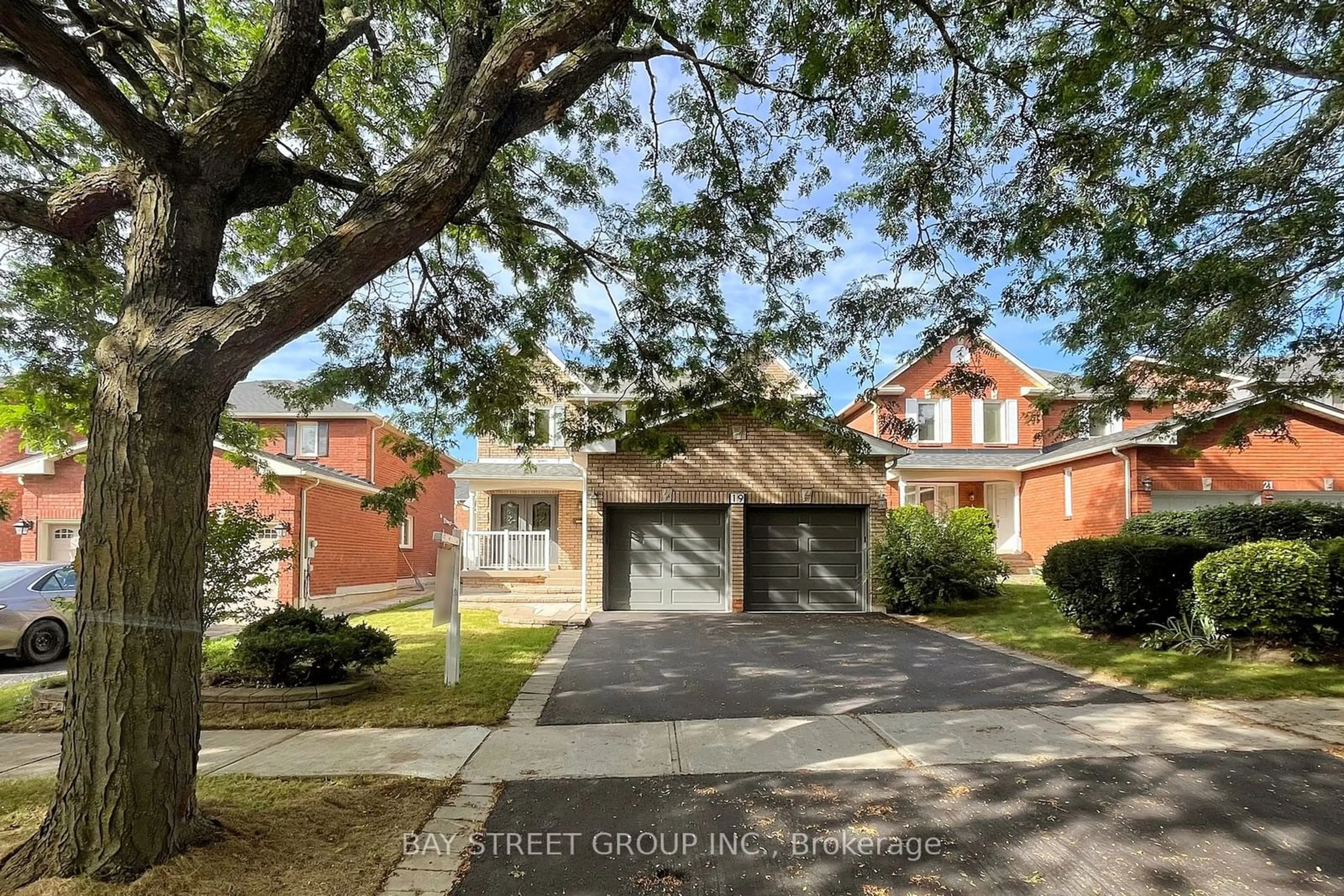 A pic from exterior of the house or condo, the street view for 19 Mantell Cres, Ajax Ontario L1T 3N6