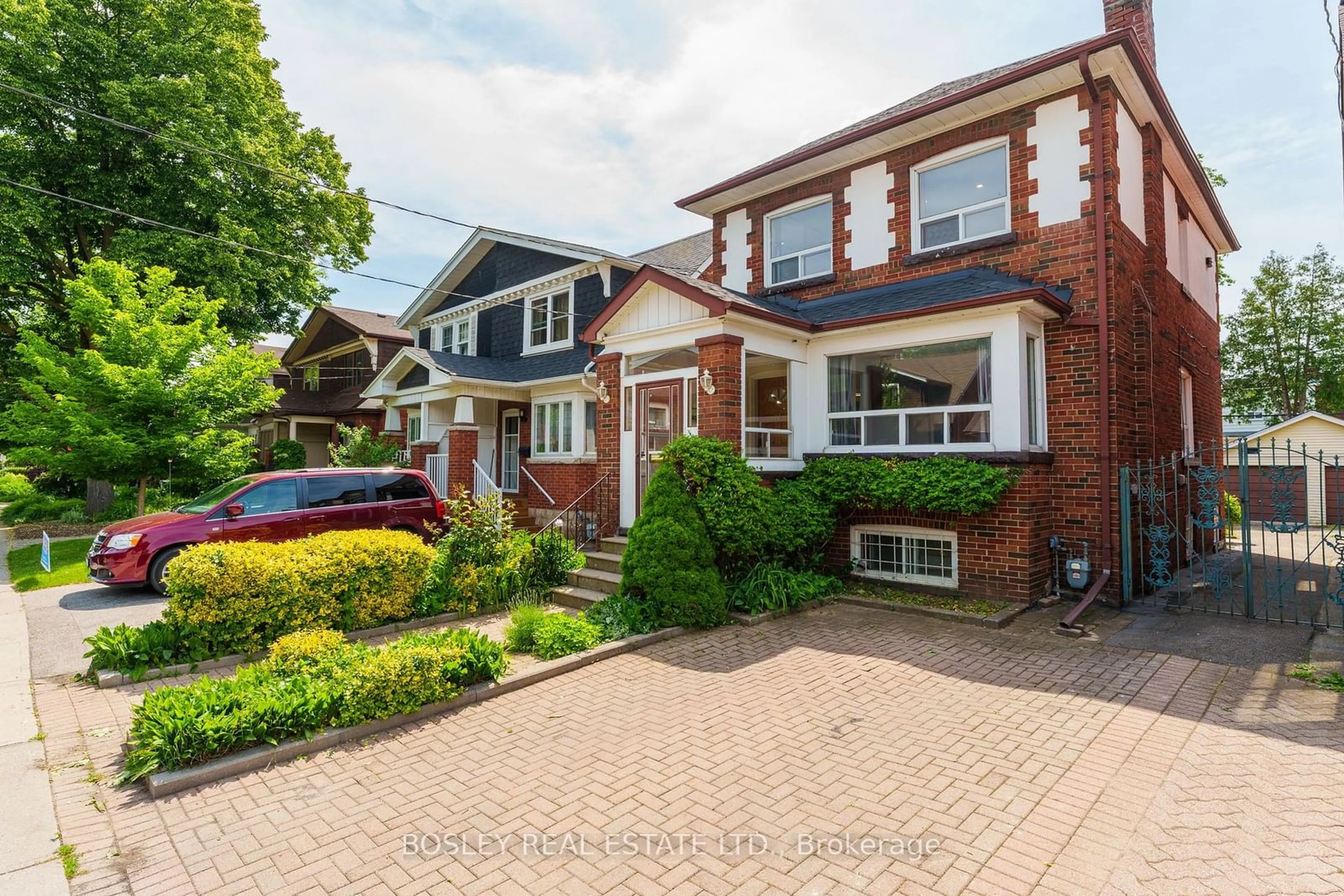 Home with brick exterior material for 17 Kings Park Blvd, Toronto Ontario M4J 2B7