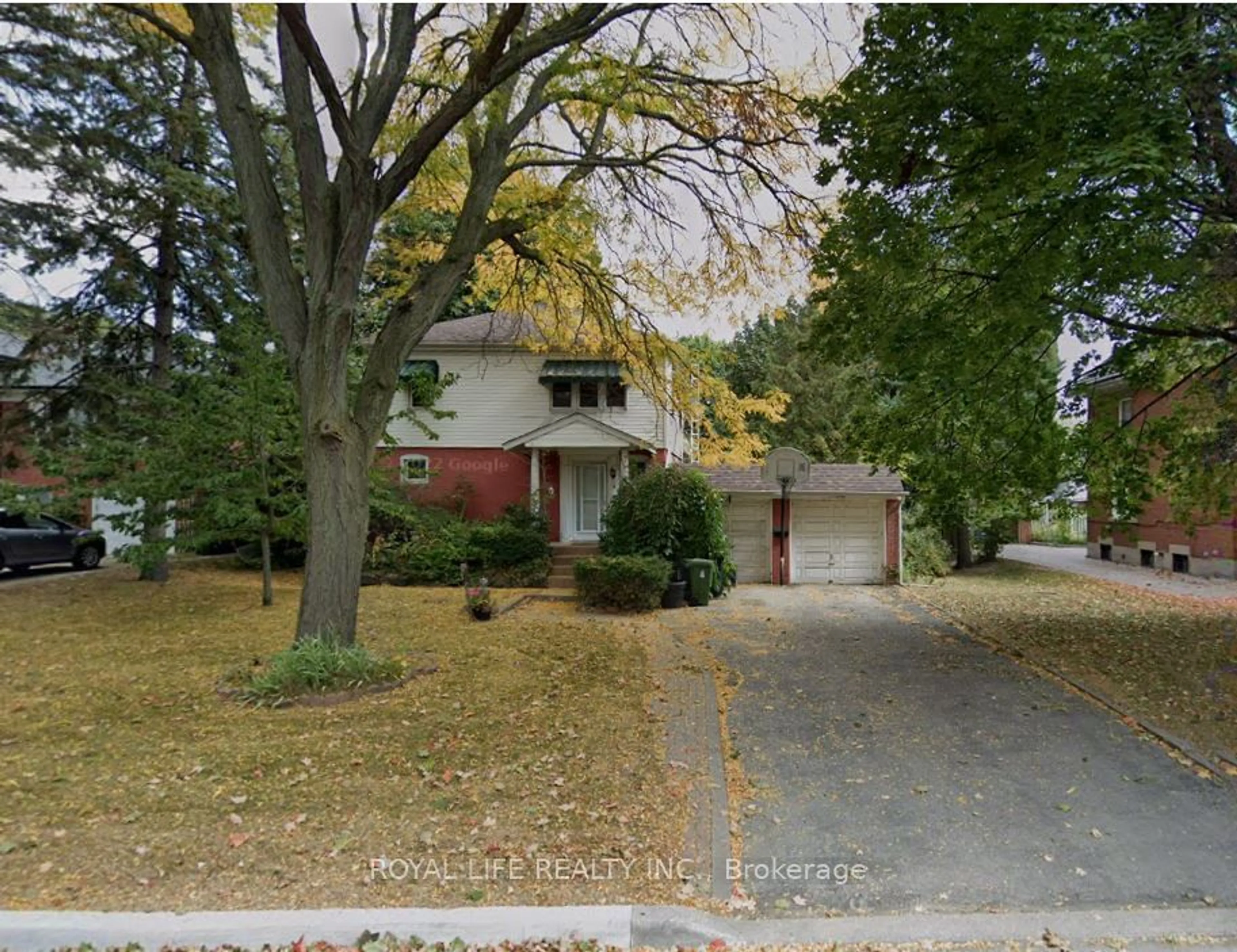 Frontside or backside of a home, the street view for 33 Agincourt Dr, Toronto Ontario M1S 1M5