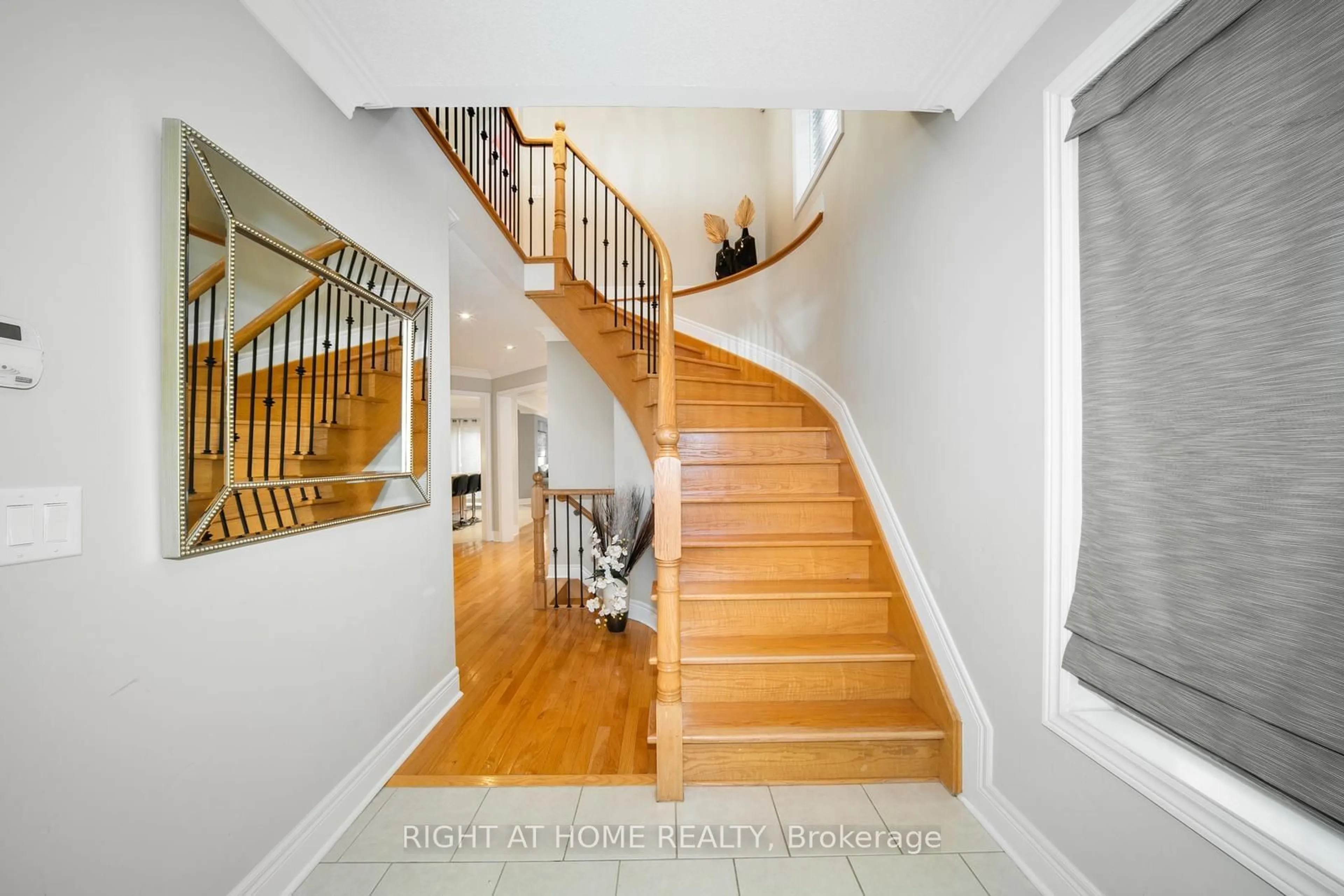 Stairs for 11 Kersey Cres, Clarington Ontario L1E 0A5