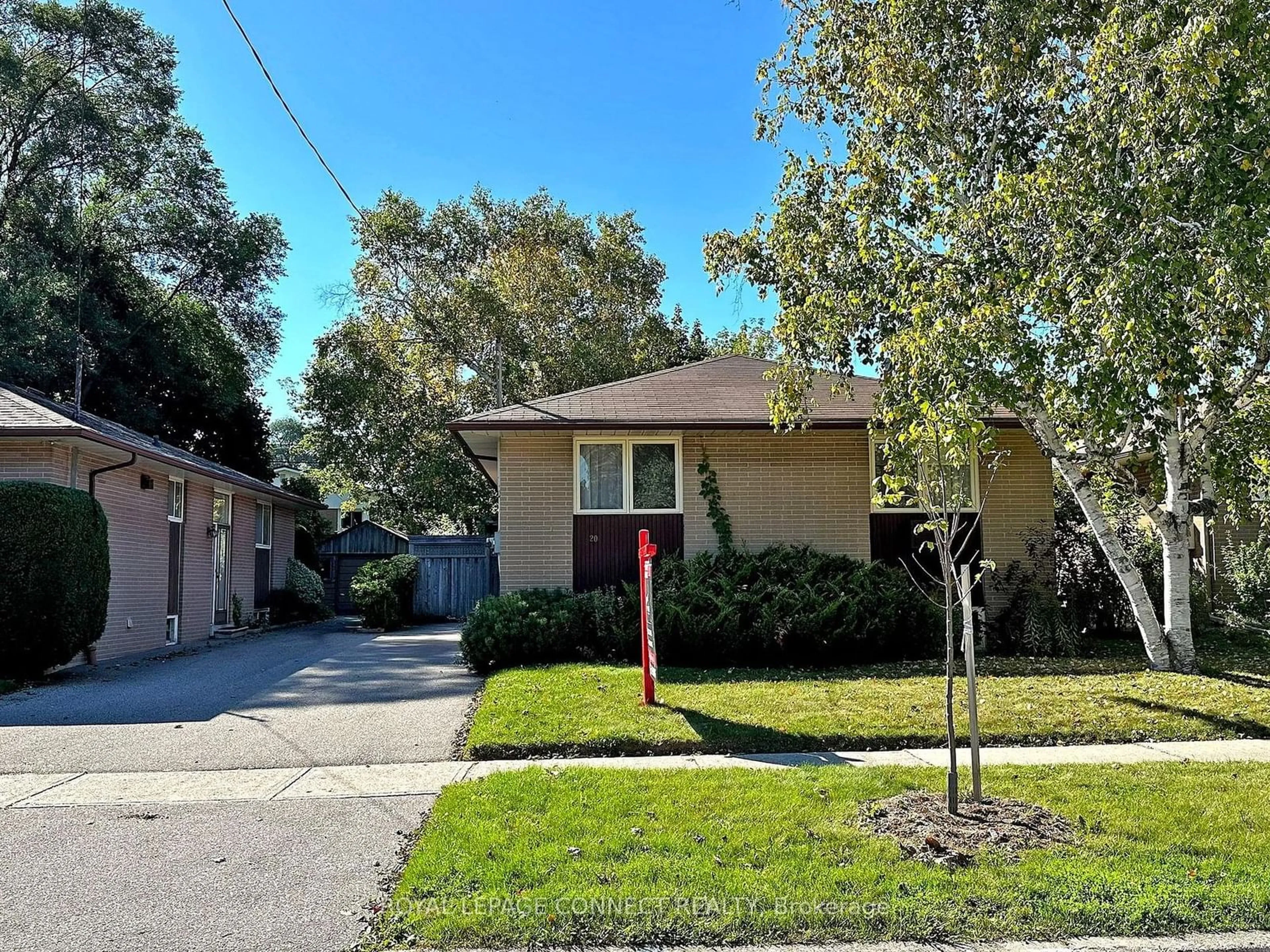 Frontside or backside of a home, the street view for 20 Sundance Cres, Toronto Ontario M1G 2M2