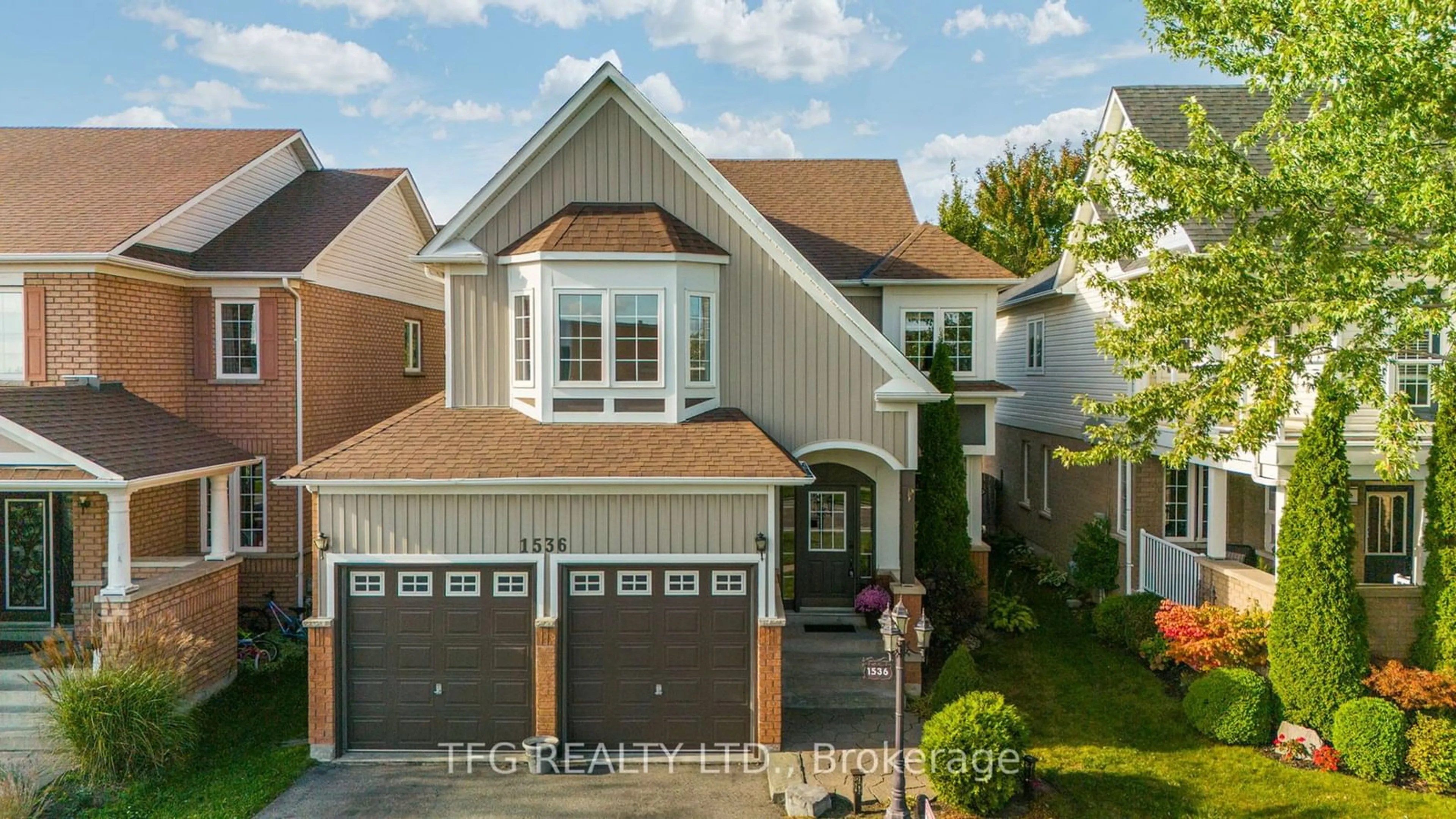 Frontside or backside of a home, the street view for 1536 Coldstream Dr, Oshawa Ontario L1K 2Y7