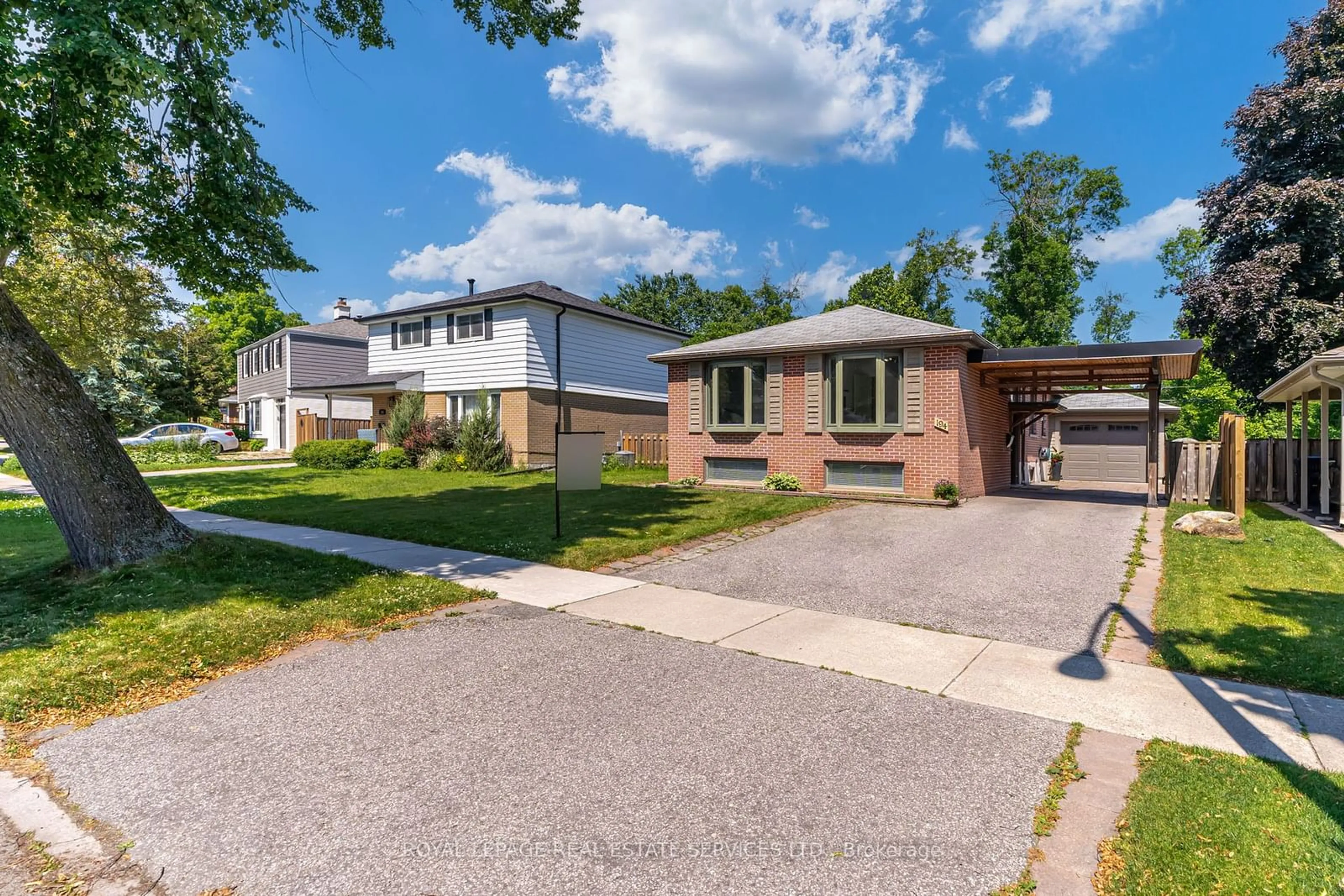 Frontside or backside of a home, the street view for 194 Sylvan Ave, Toronto Ontario M1E 1A3