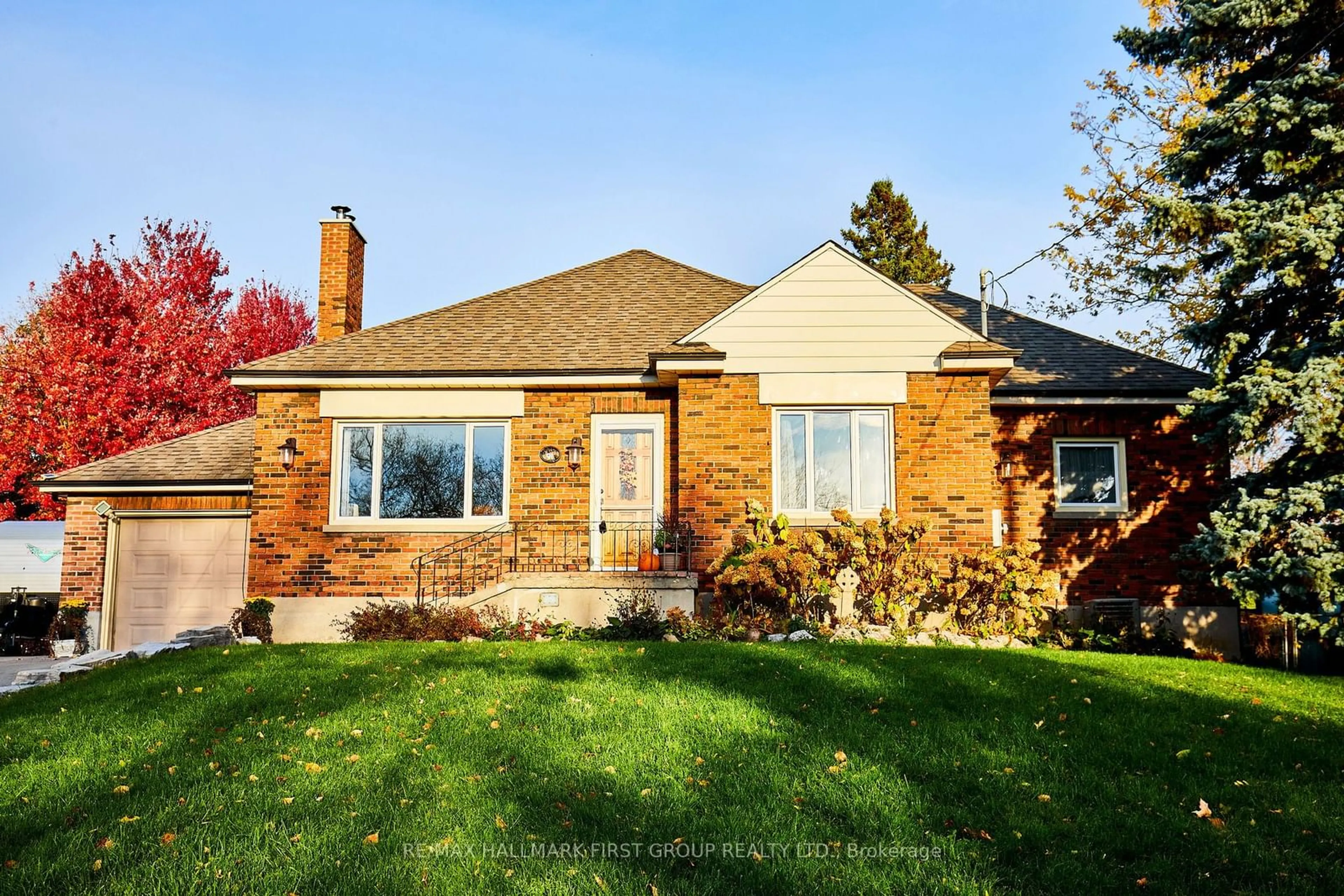 Home with brick exterior material for 91 Riverside Dr, Oshawa Ontario L1H 6P1