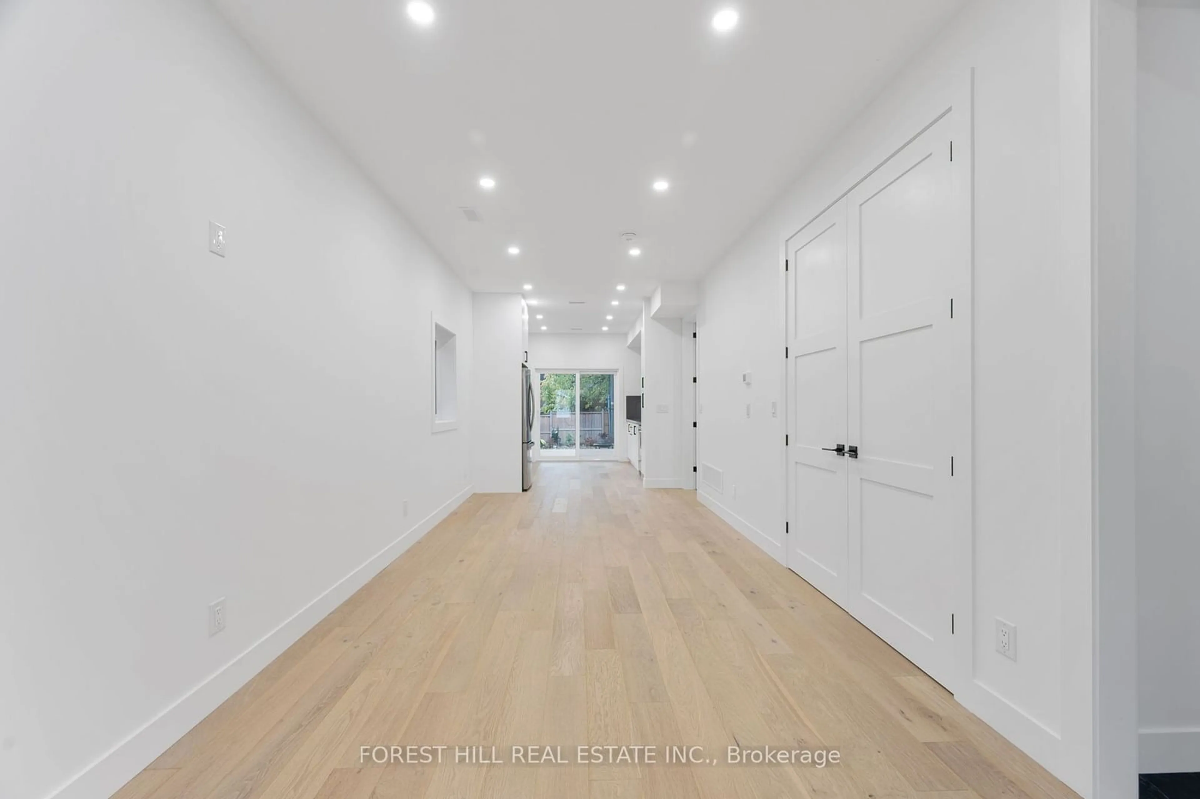 Indoor entryway, wood floors for 46 Byng Ave, Toronto Ontario M1L 3N6