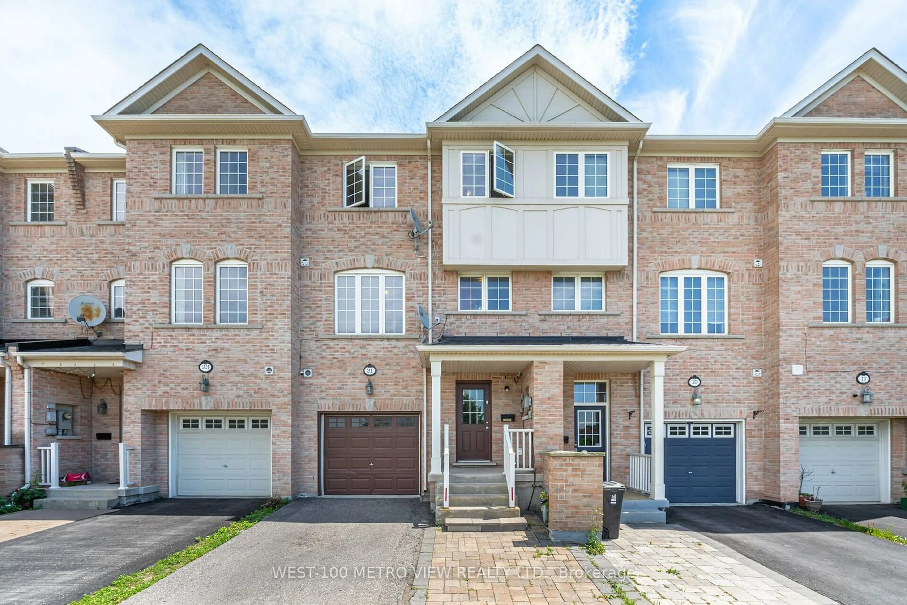 A pic from exterior of the house or condo, the street view for 21 National St, Toronto Ontario M1M 0A2