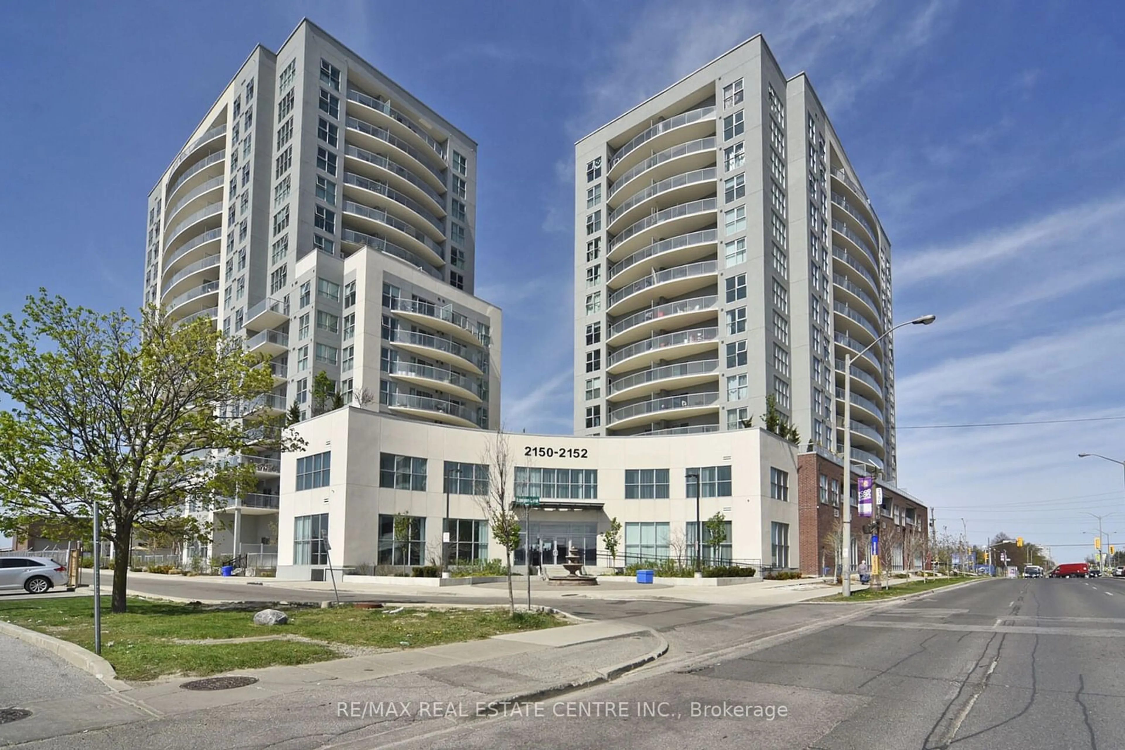 A pic from exterior of the house or condo, the front or back of building for 2150 Lawrence Ave #612, Toronto Ontario M1R 3A7