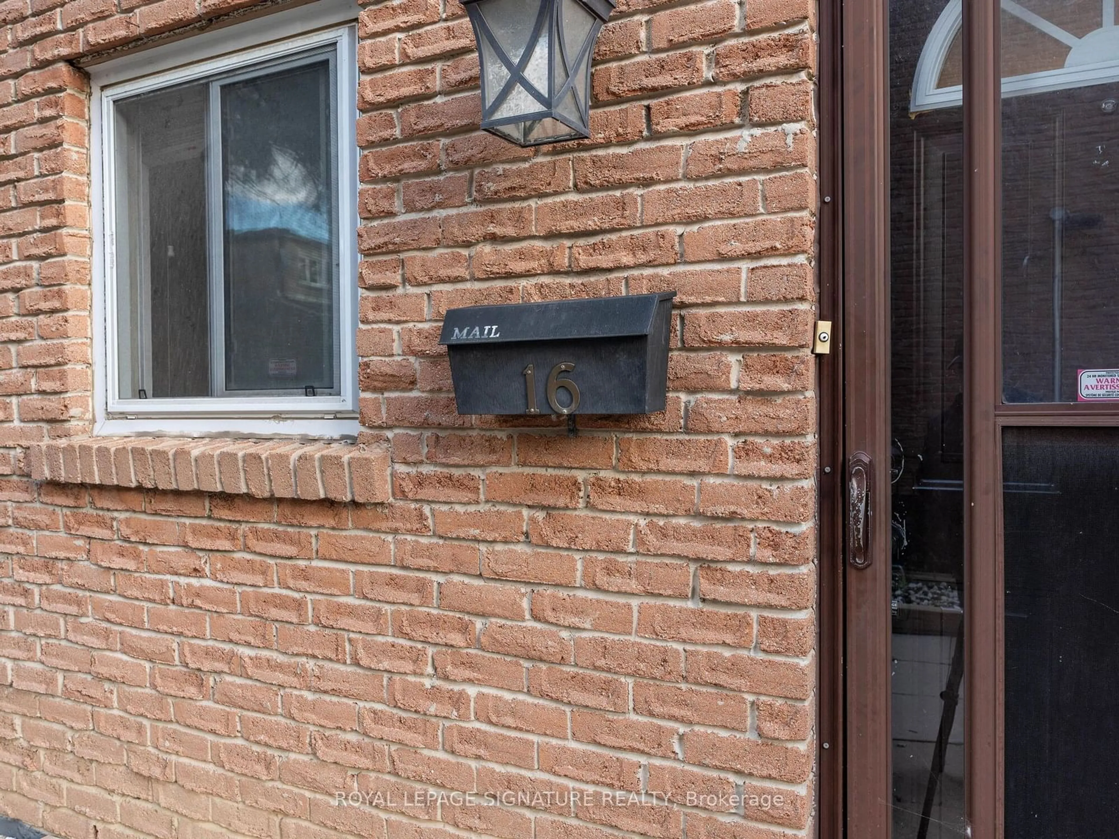 Home with brick exterior material for 20 Hainford St #16, Toronto Ontario M1E 4Y5