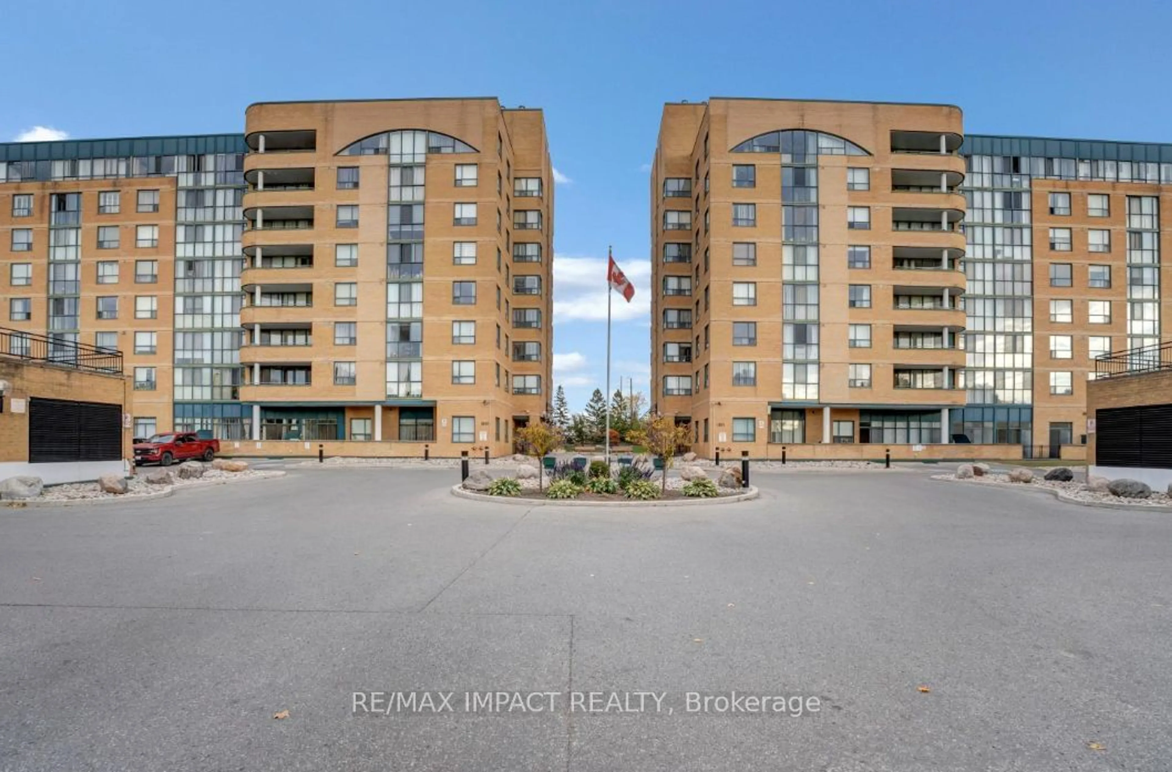 A pic from exterior of the house or condo, the front or back of building for 1665 Pickering Pkwy #715, Pickering Ontario L1V 6L4