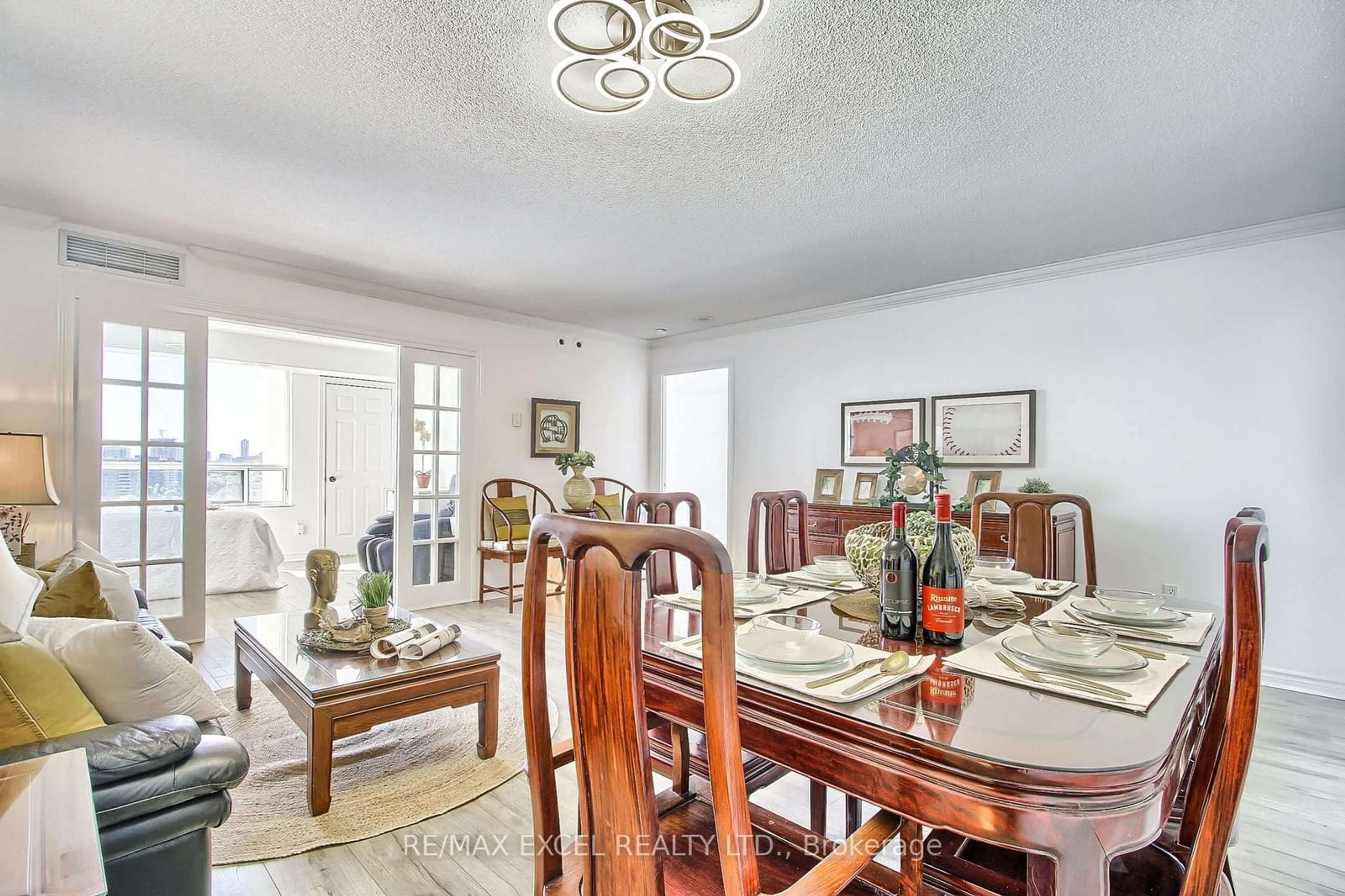 Dining room, wood floors, cottage for 228 Bonis Ave #1907, Toronto Ontario M1T 3W1