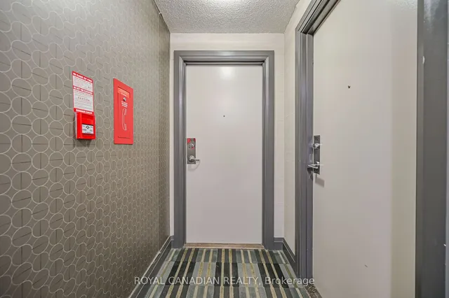 Additional property image - 25 Town Centre Crt Unit 701