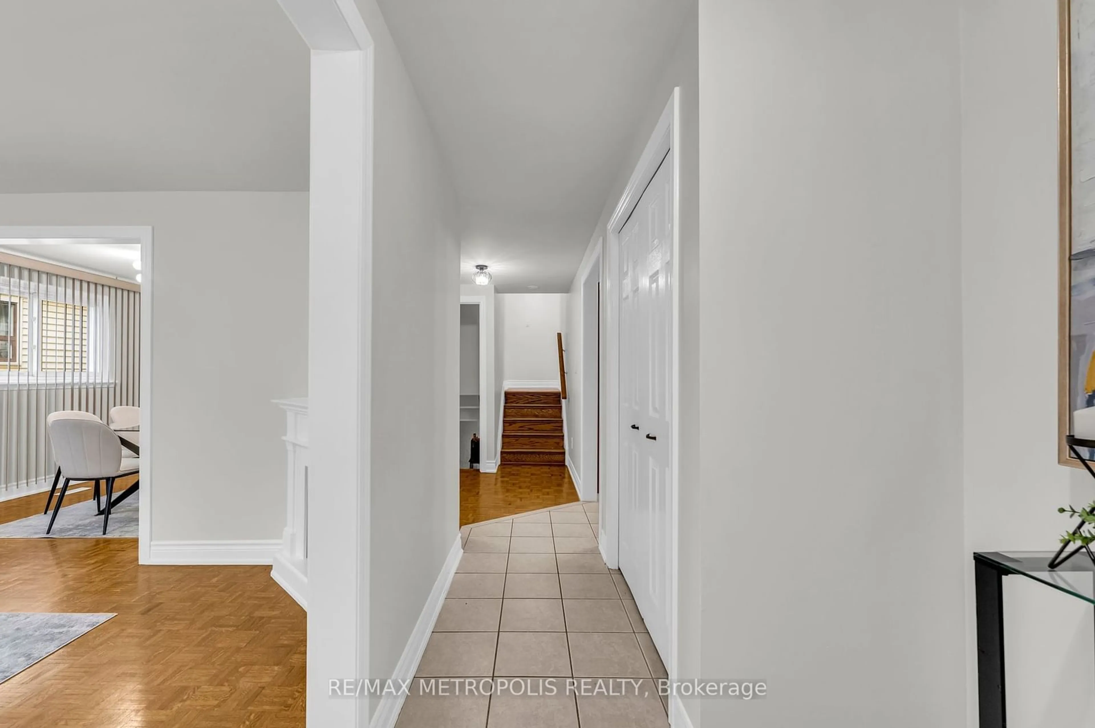 Indoor entryway, not visible floor for 6 Danton Crt, Ajax Ontario L1S 3G1